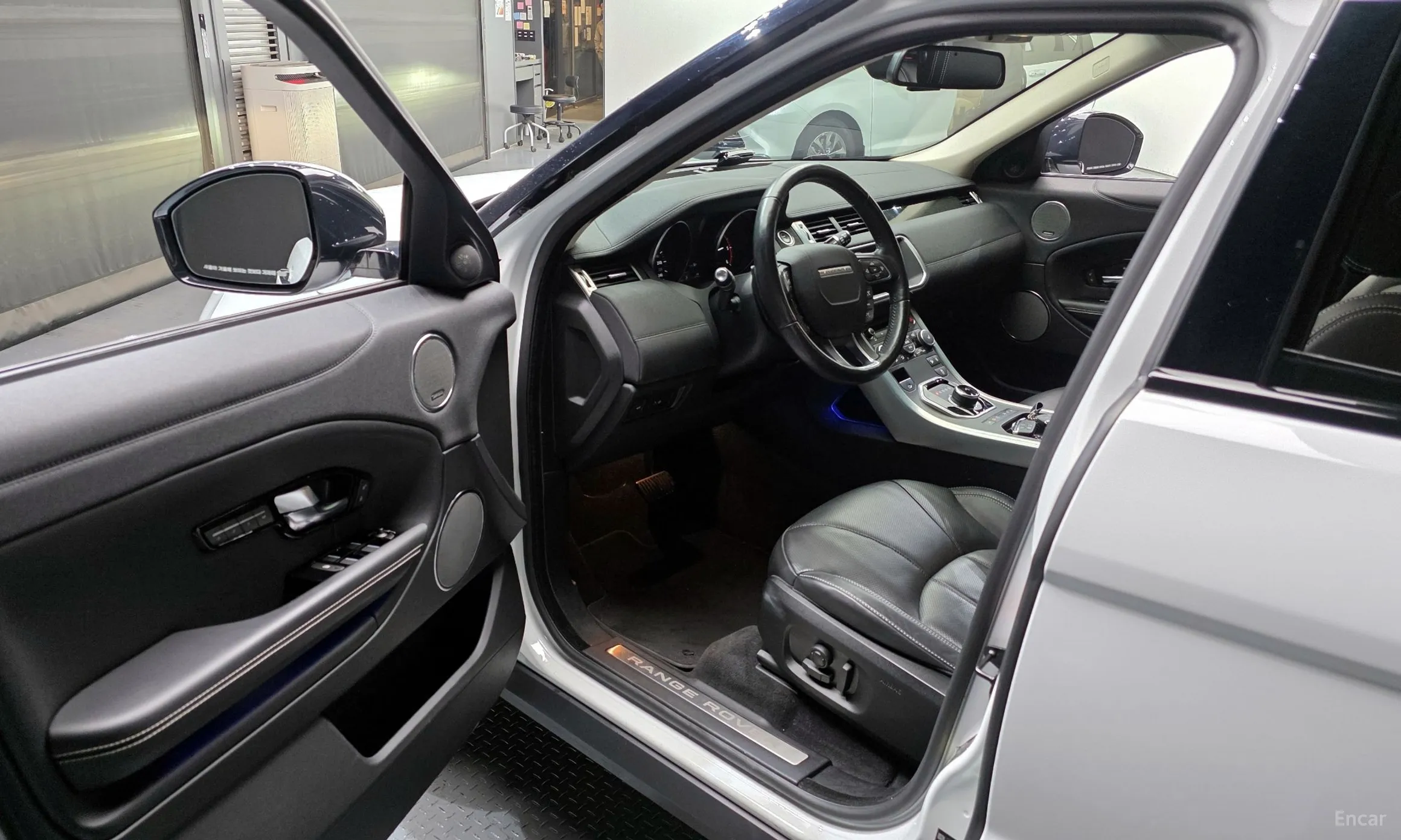 Land Rover Range Rover Evoque превью 10