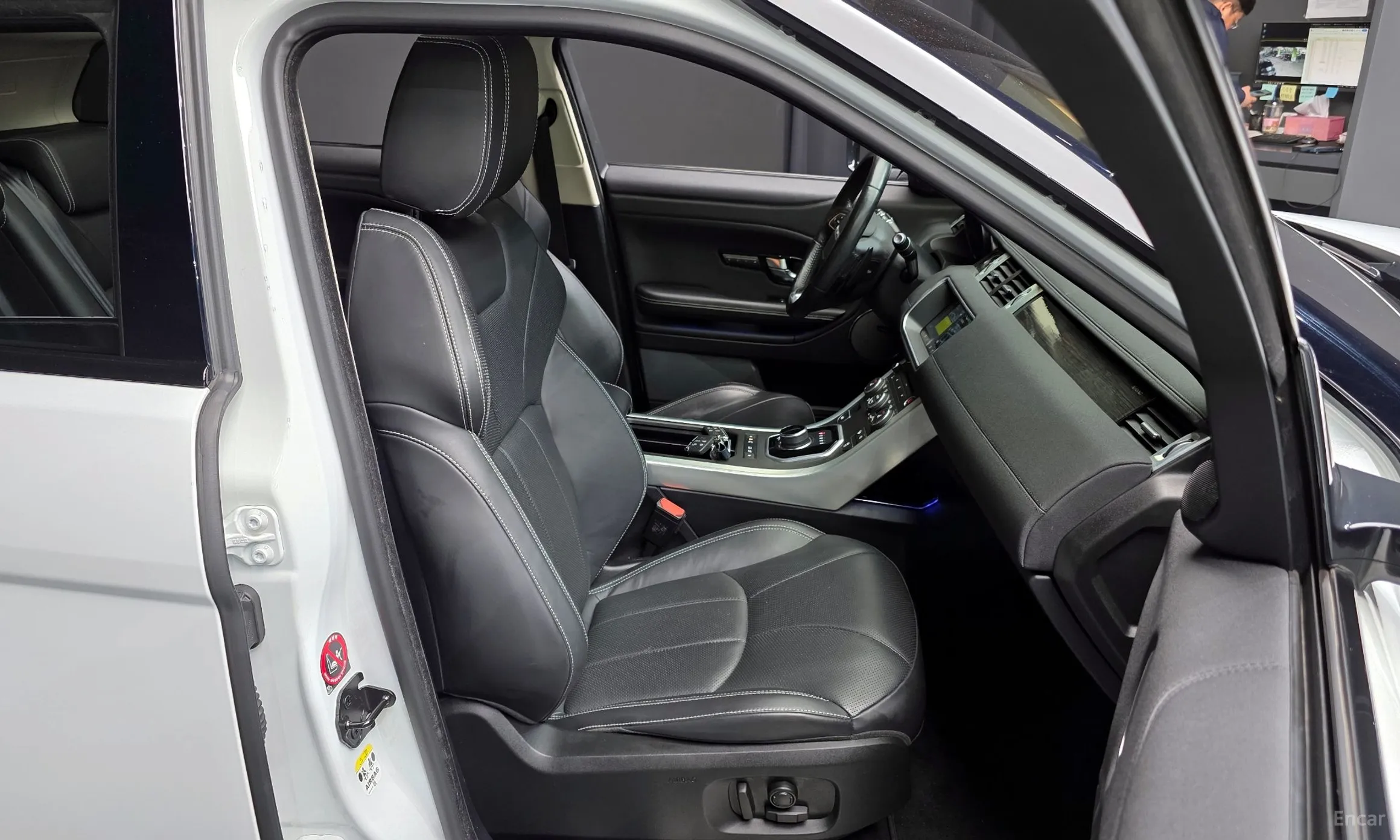 Land Rover Range Rover Evoque превью 12