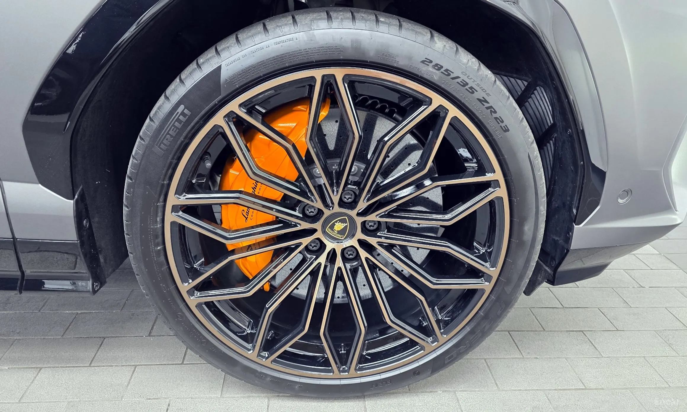 Lamborghini Urus превью 5