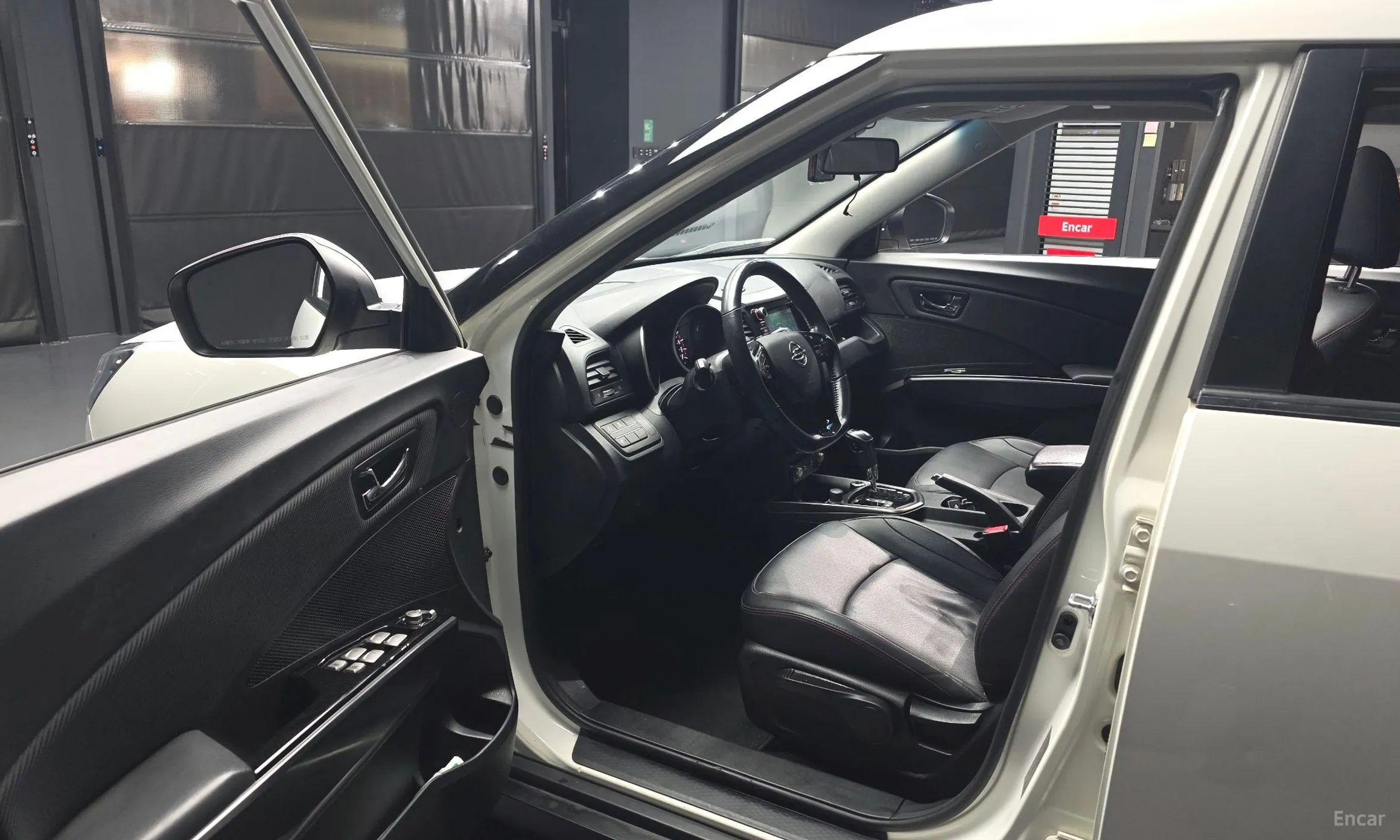 KG Mobility (SsangYong) Tivoli Air превью 10