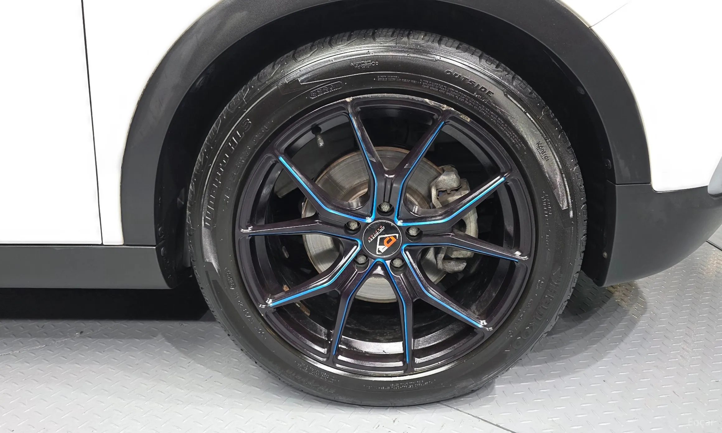 KG Mobility (SsangYong) Tivoli Air превью 5