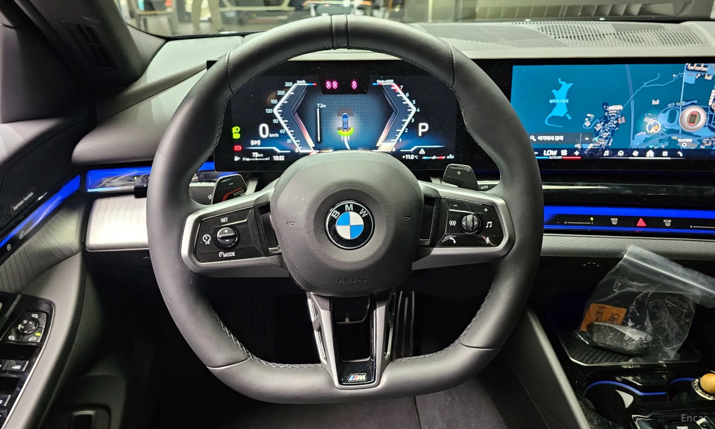 BMW 5 Series (G60) превью 13