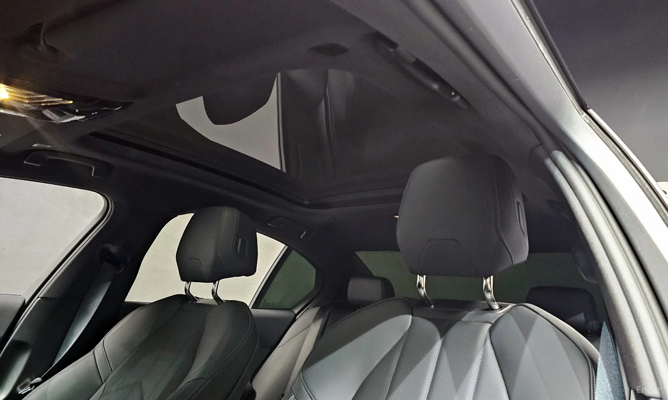 BMW 5 Series (G60) превью 19
