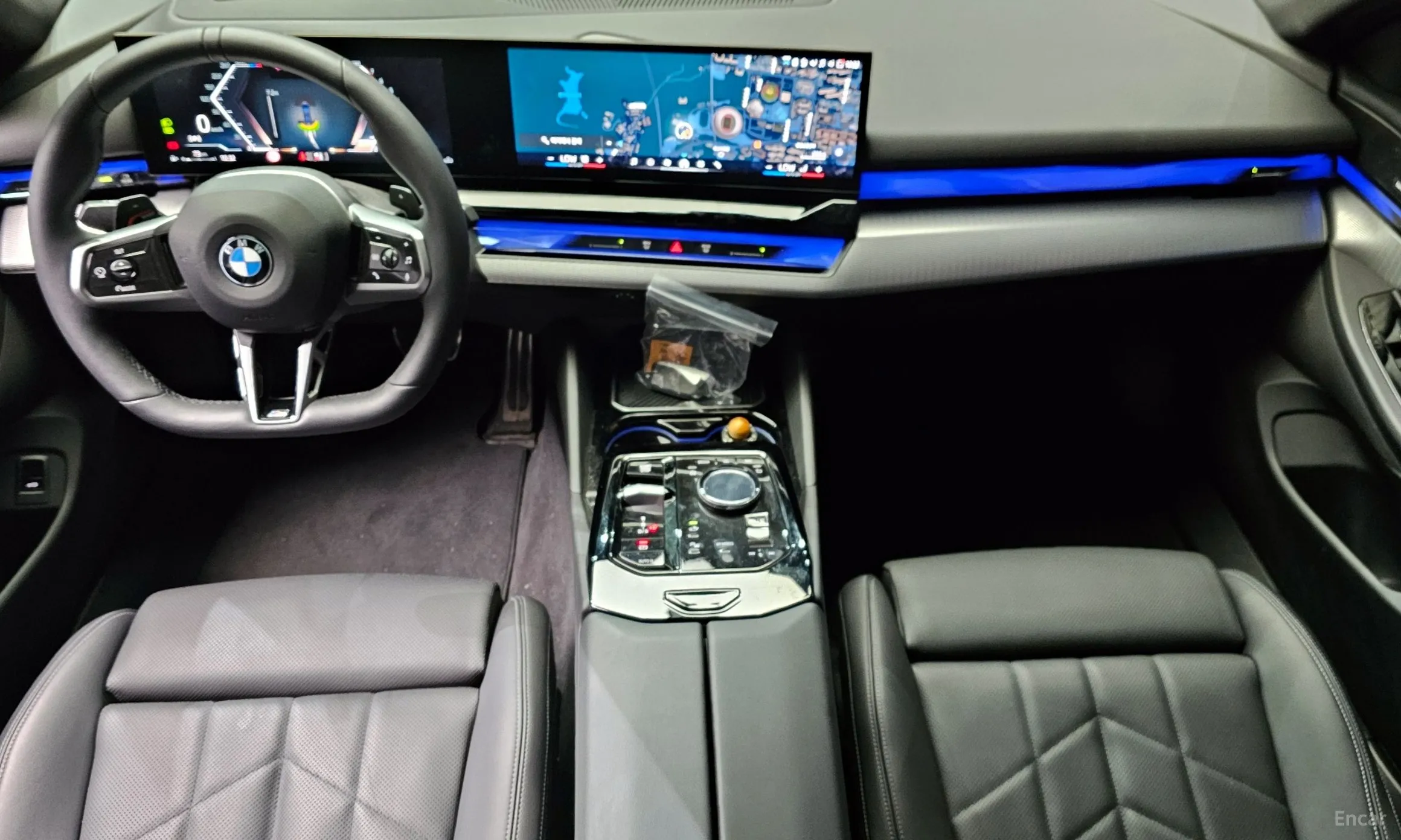 BMW 5 Series (G60) превью 7