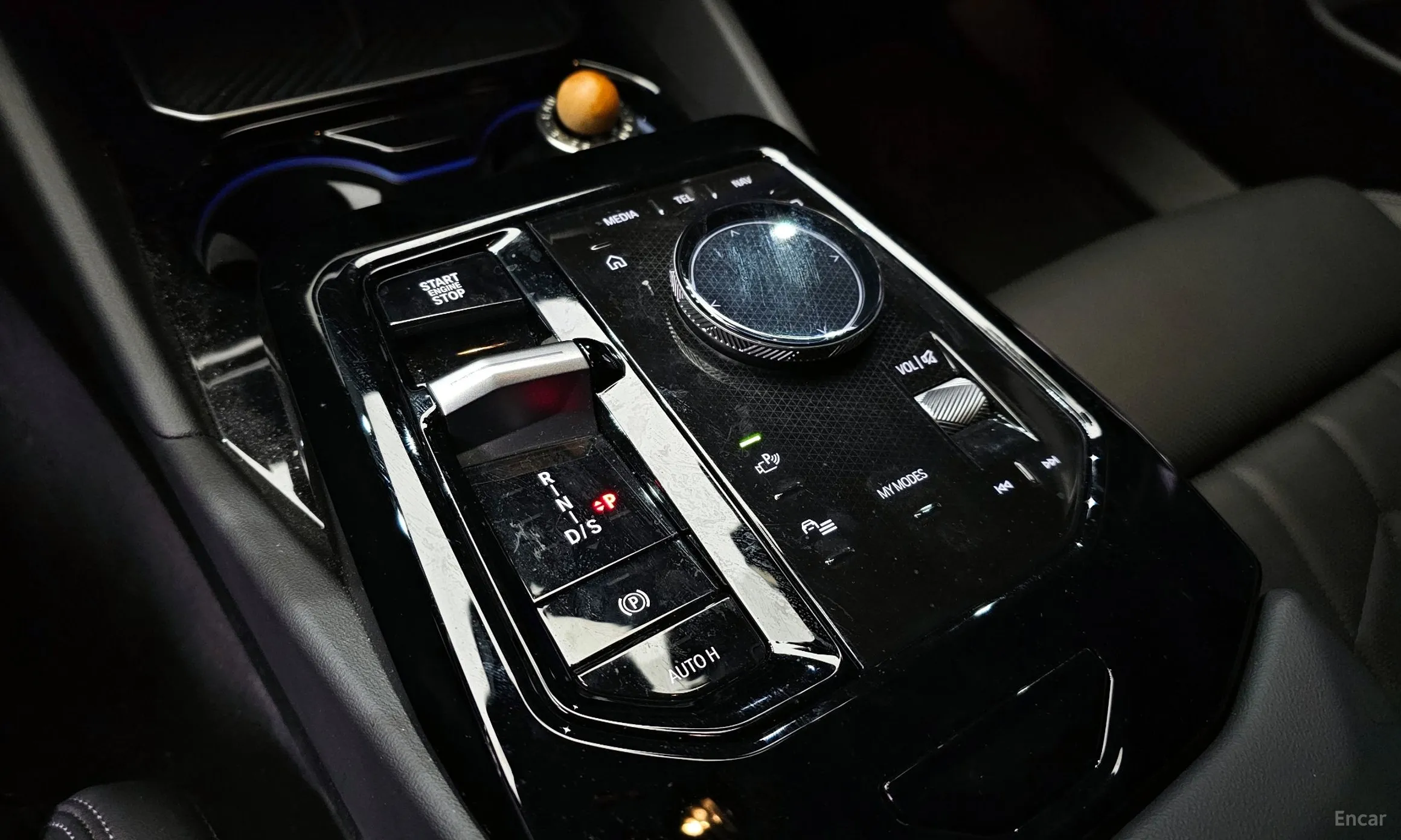 BMW 5 Series (G60) превью 9