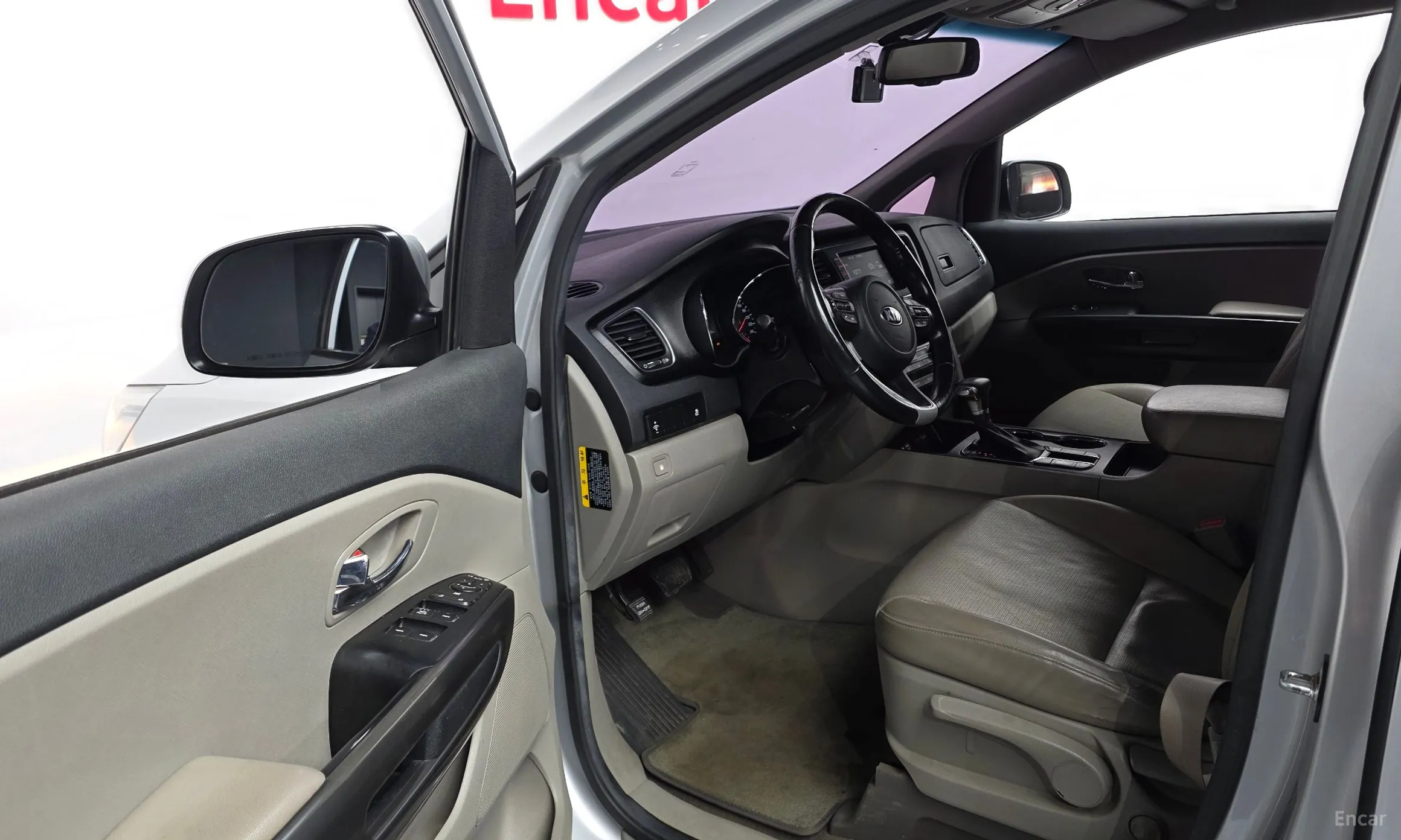 Kia Carnival превью 10