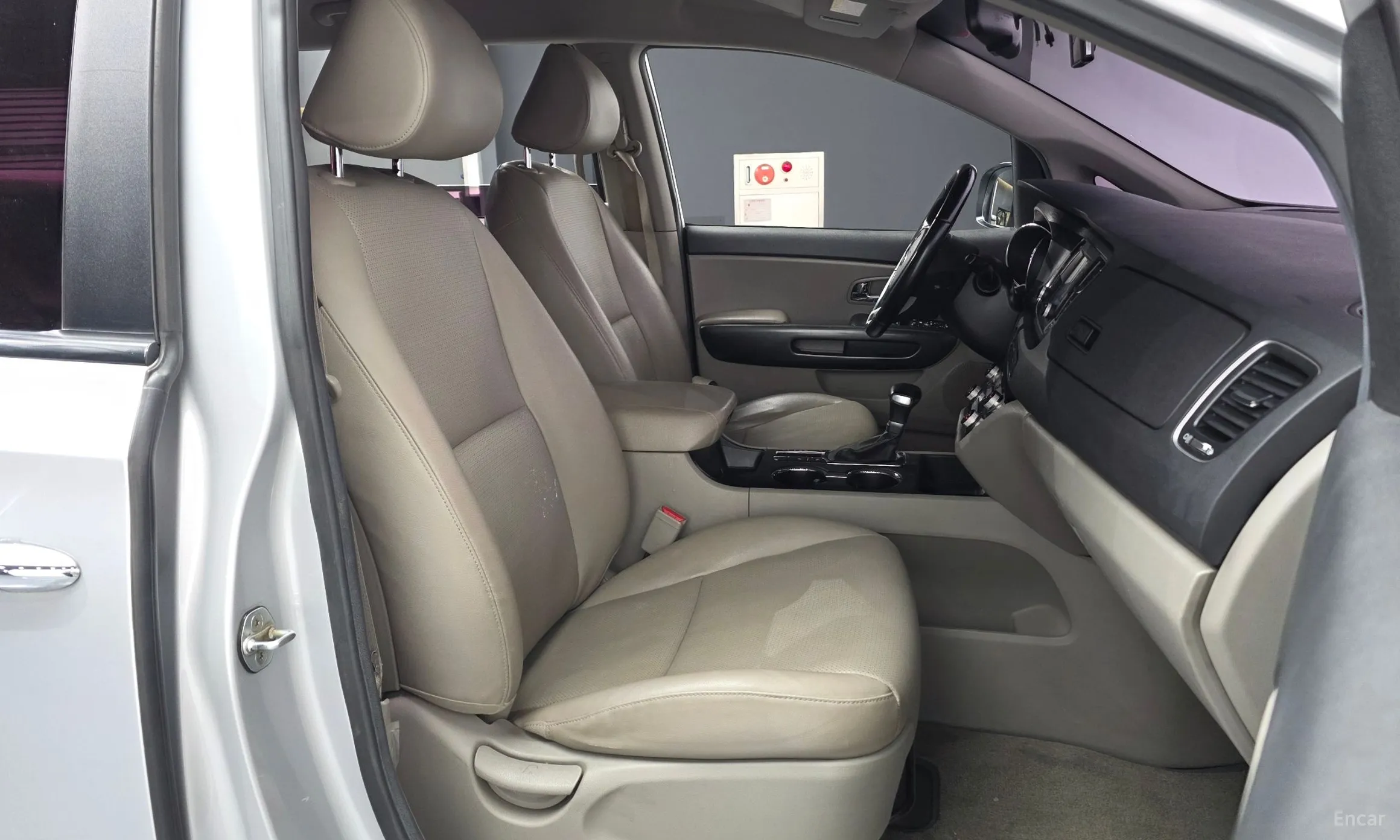 Kia Carnival превью 11