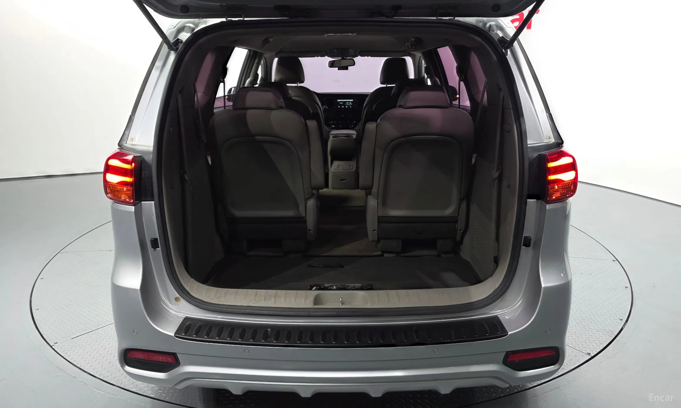 Kia Carnival превью 20
