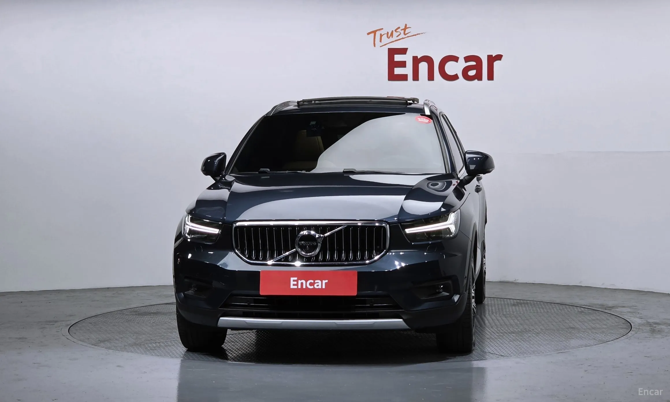Volvo XC40 превью 3