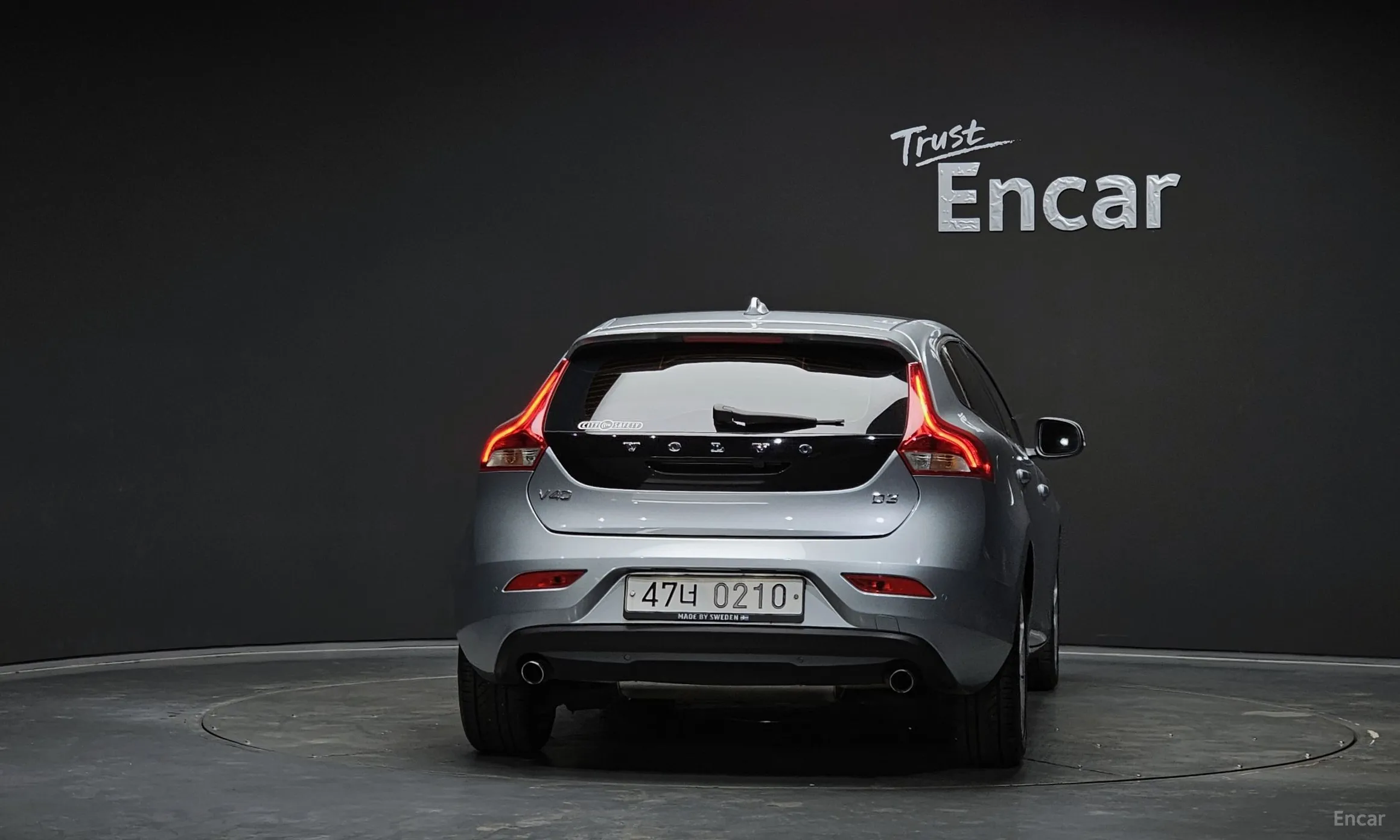 Volvo V40 превью 4