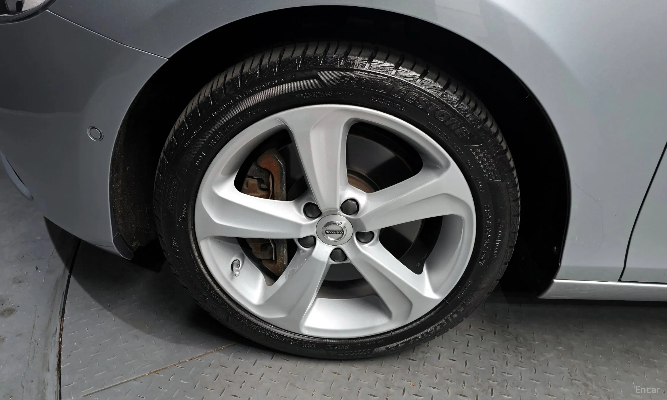 Volvo V40 превью 5
