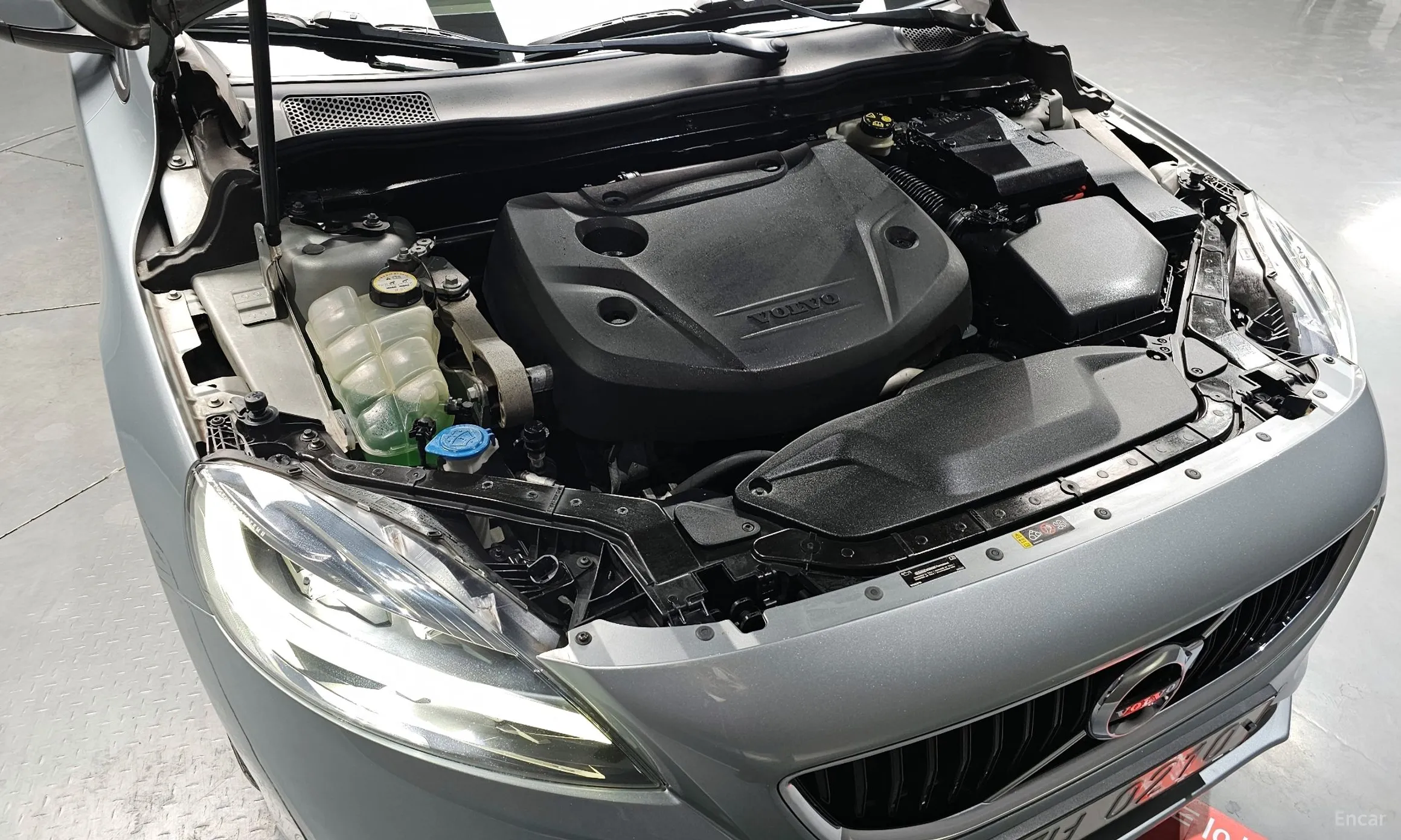 Volvo V40 превью 6