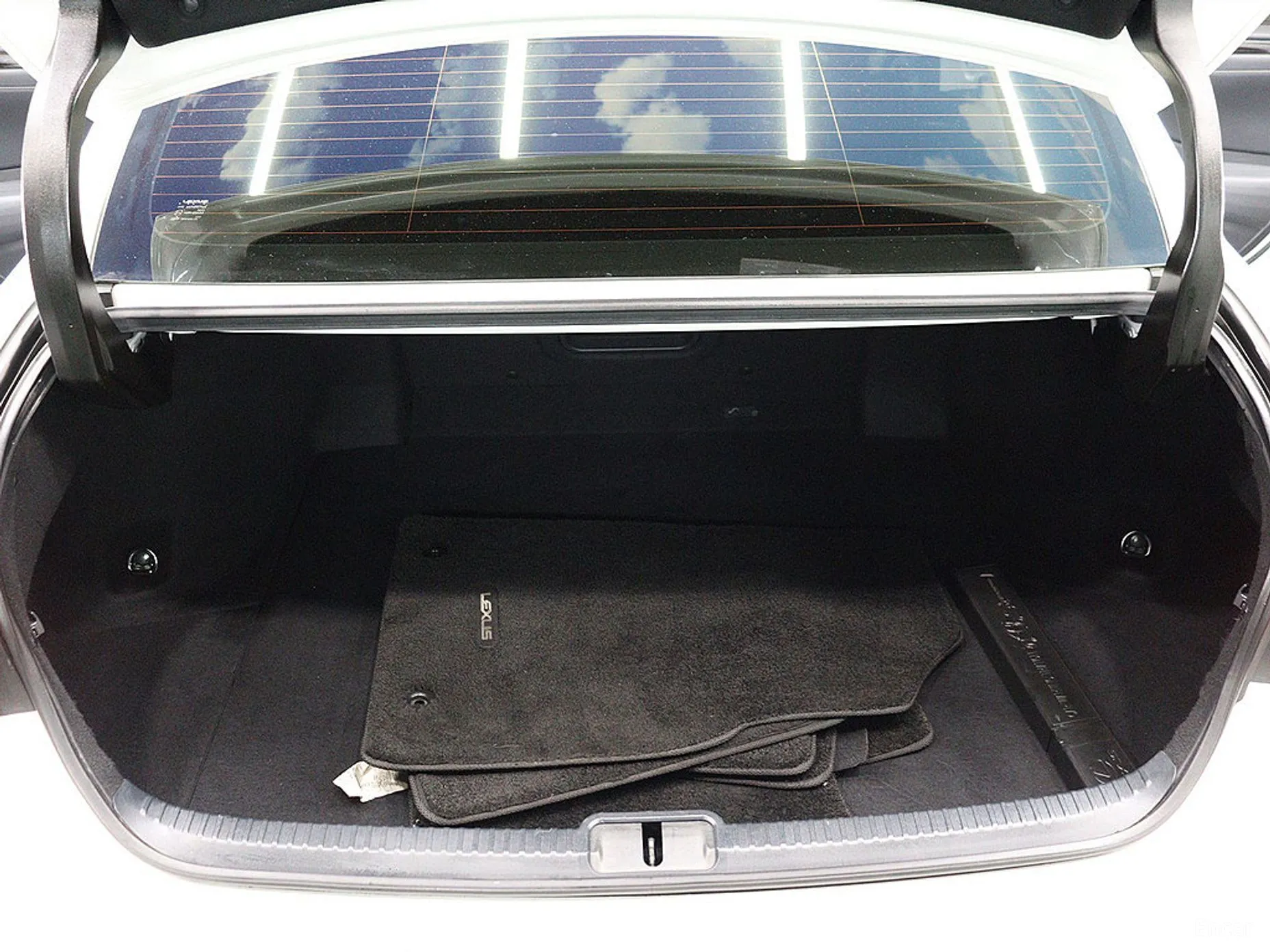 Lexus ES300h 7th Generation превью 19