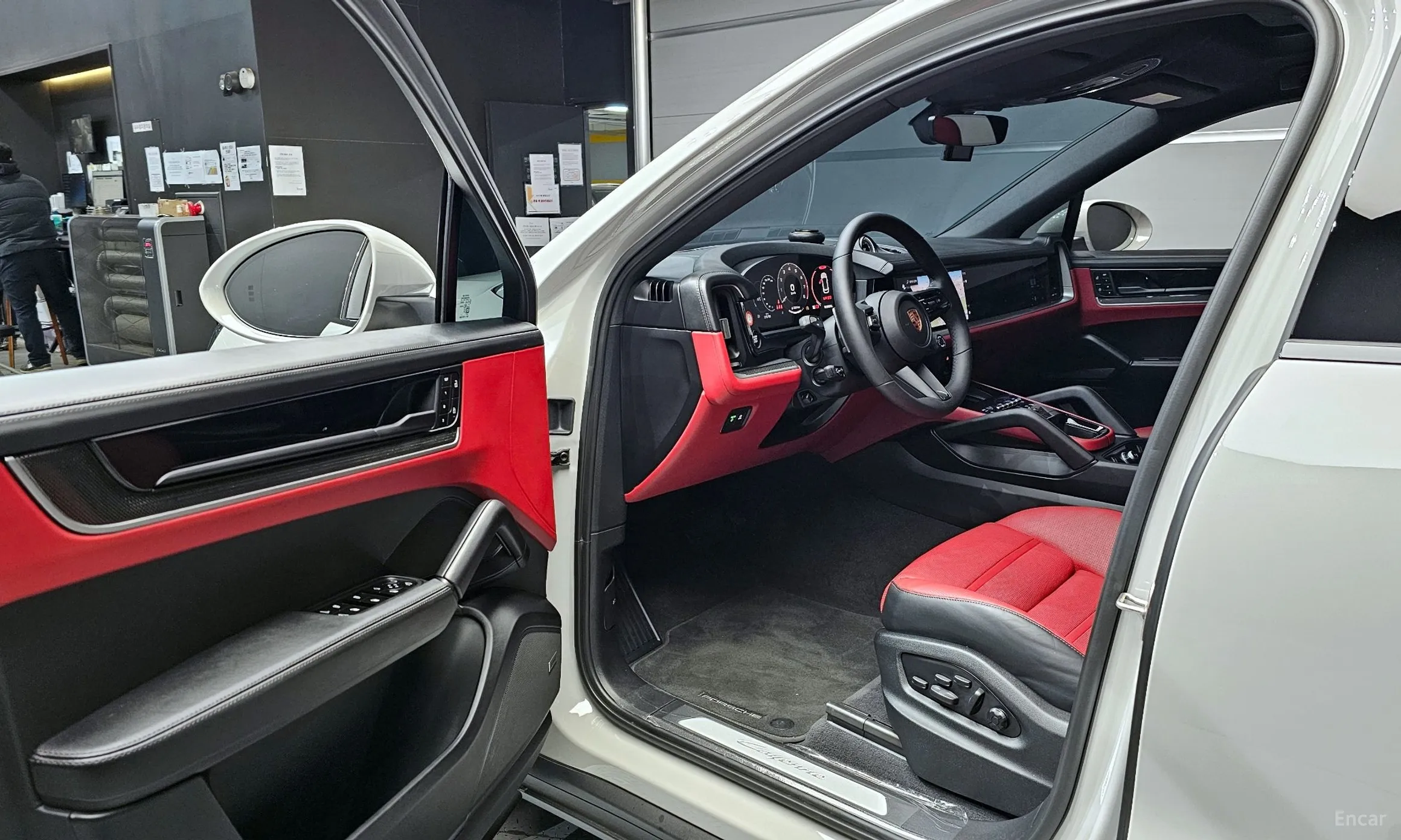 Porsche Cayenne (PO536) превью 11