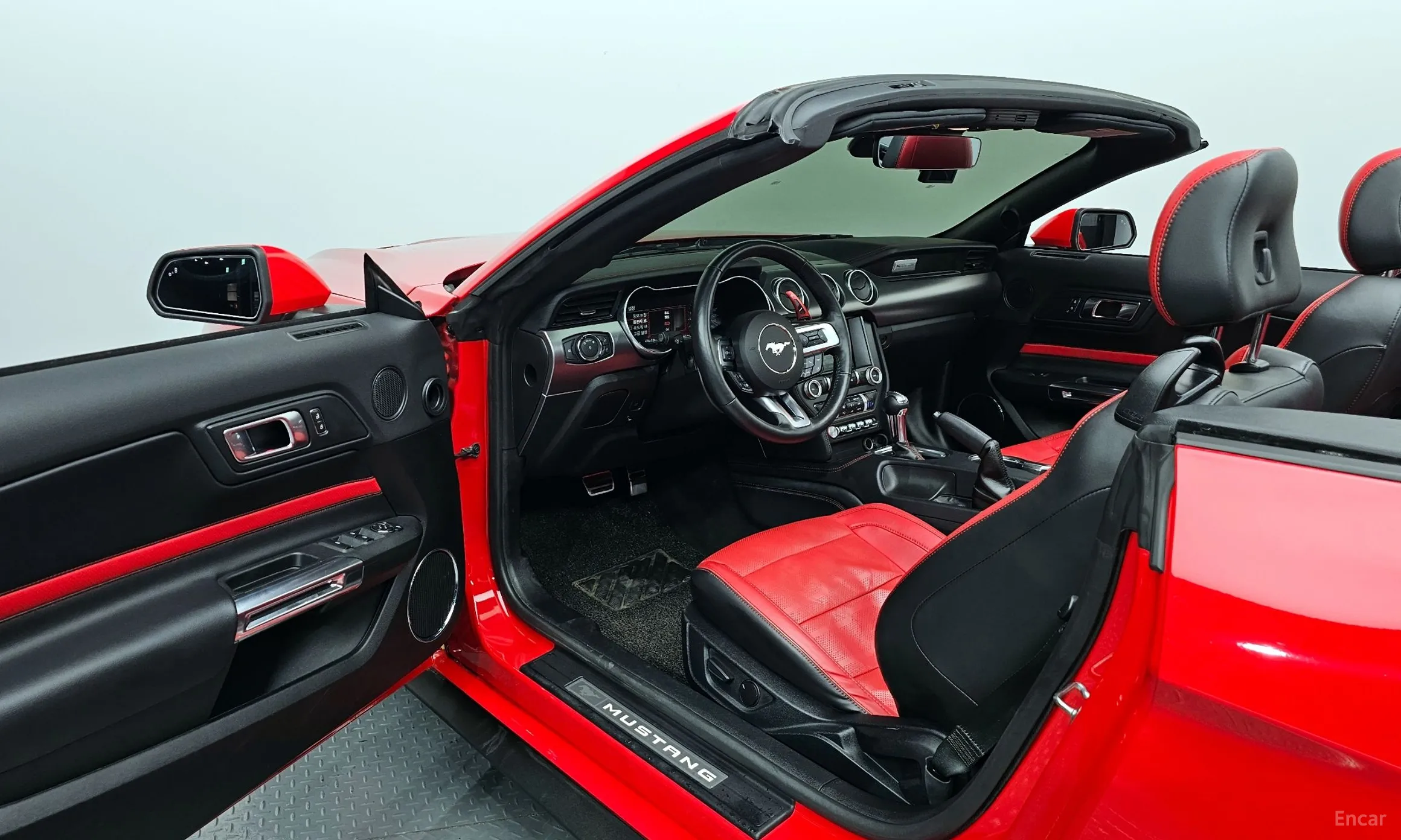 Ford Mustang превью 11
