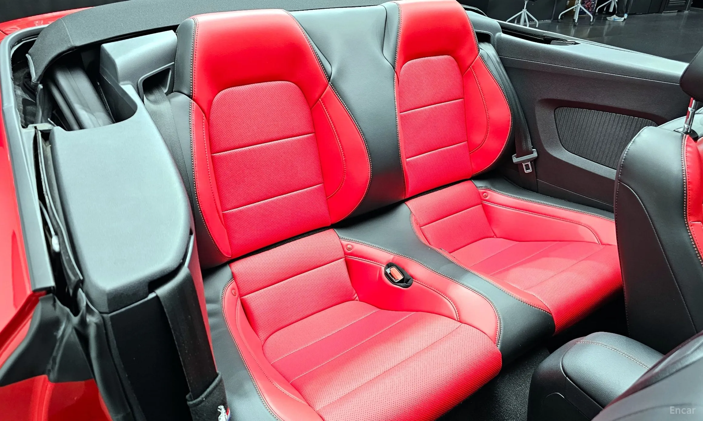 Ford Mustang превью 12