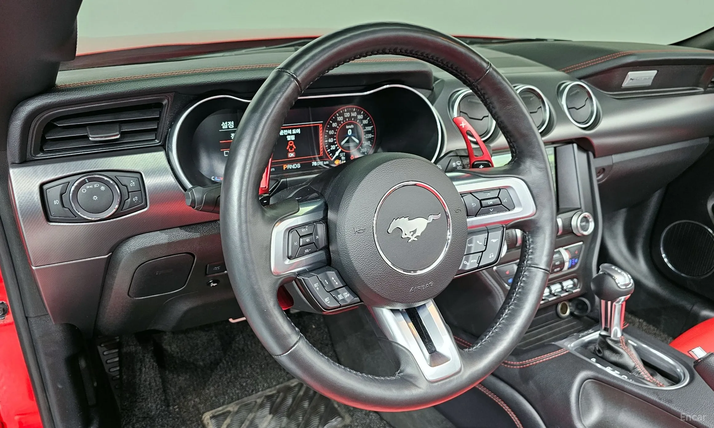 Ford Mustang превью 13