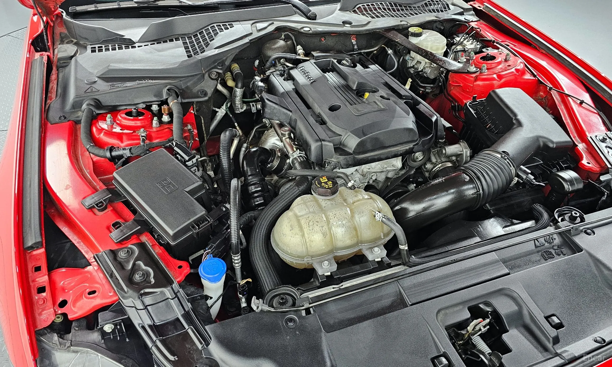 Ford Mustang превью 6
