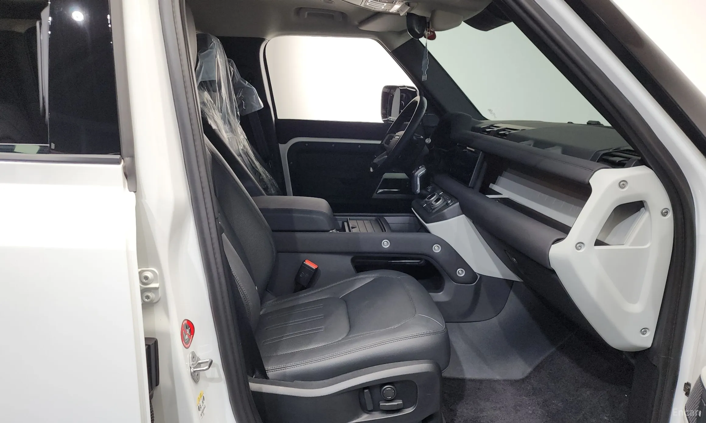 Land Rover Defender (L663) превью 11
