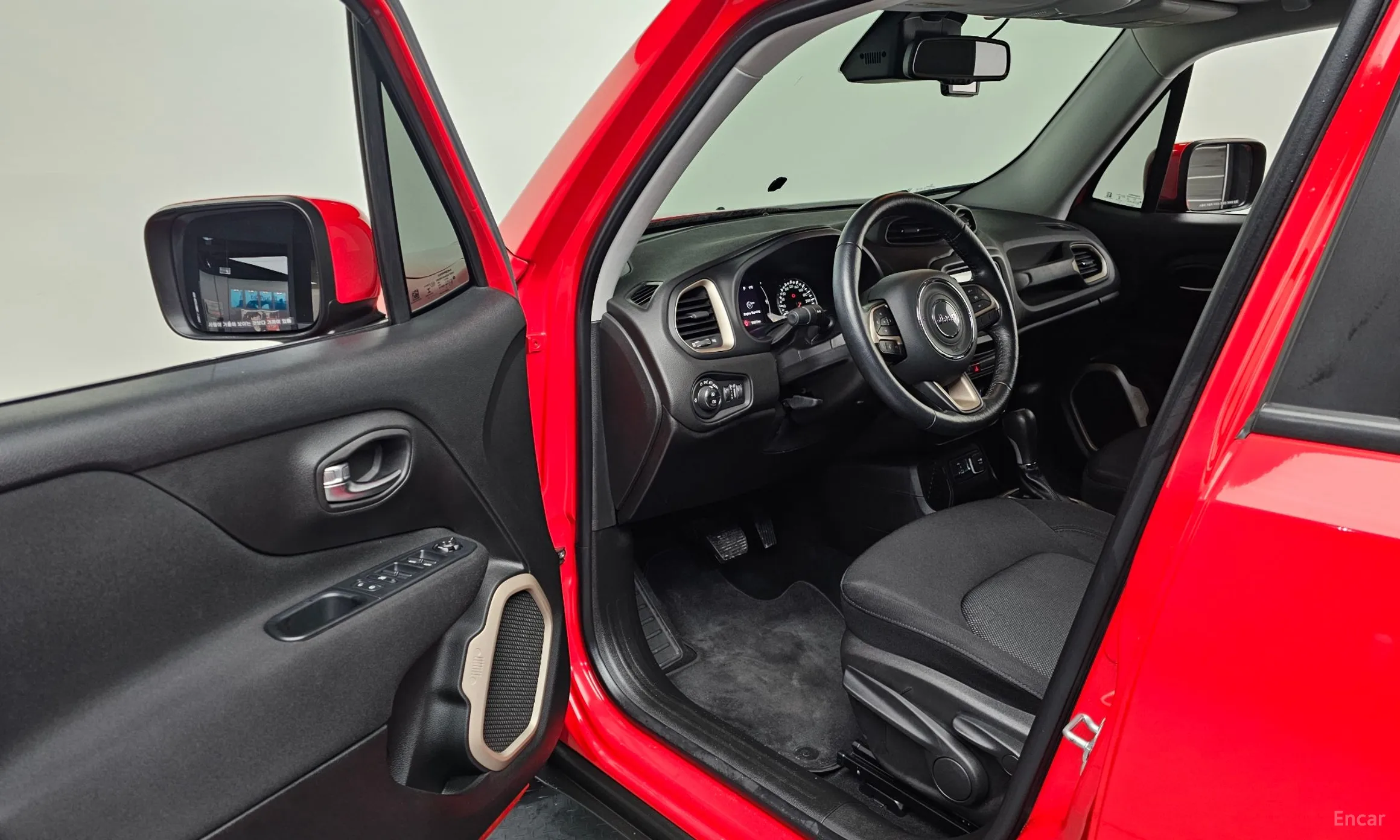 Jeep Renegade превью 10