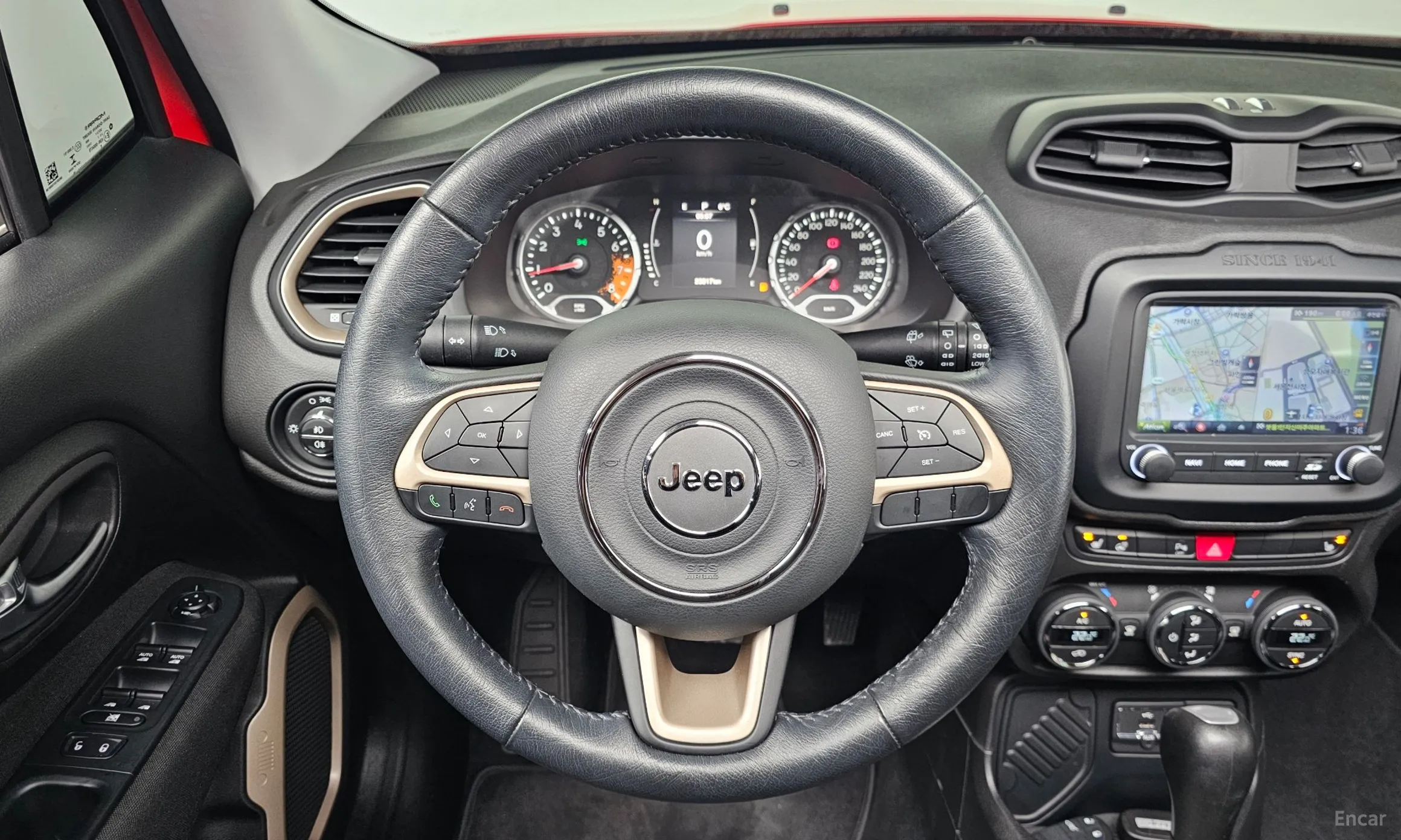 Jeep Renegade превью 13