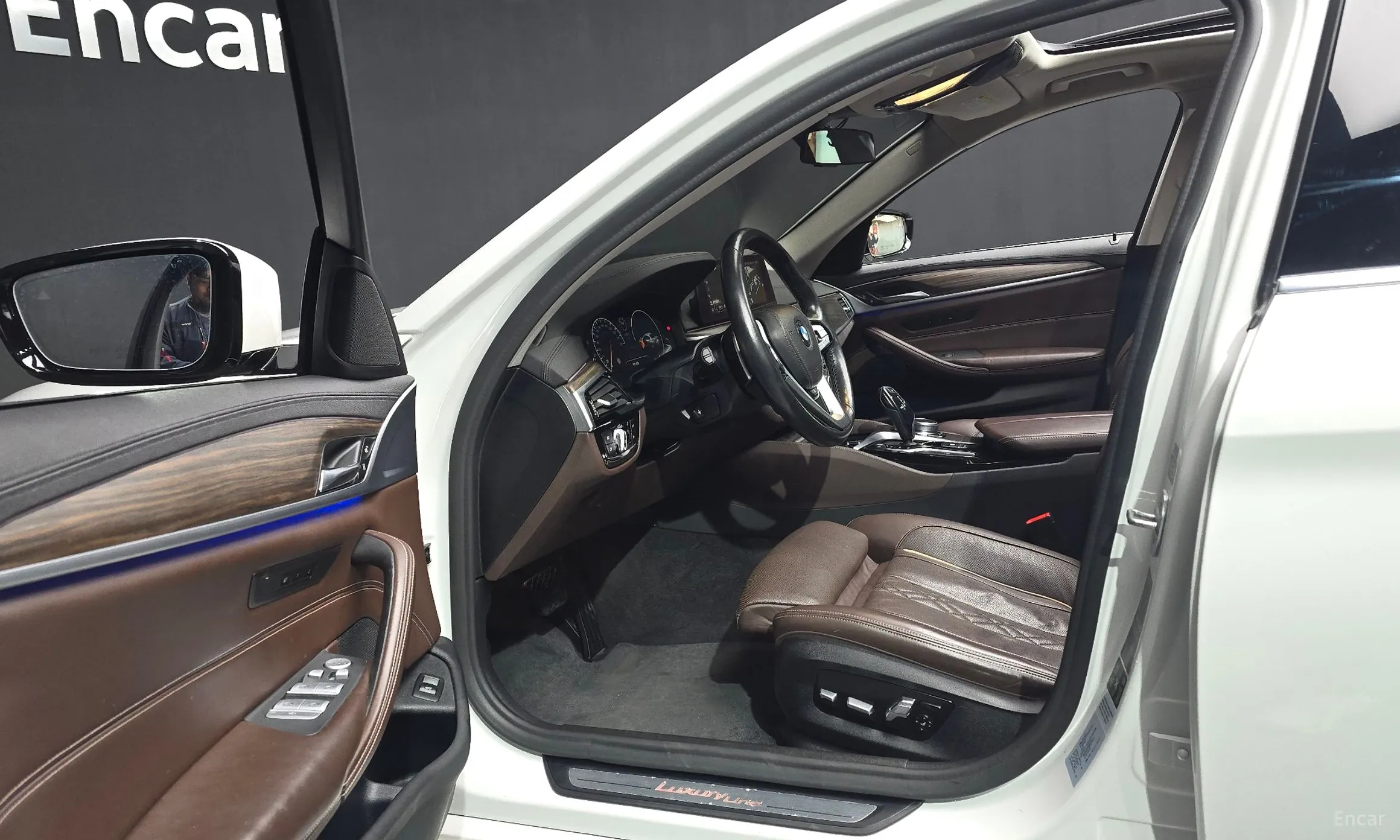 BMW 5 Series (G30) превью 10