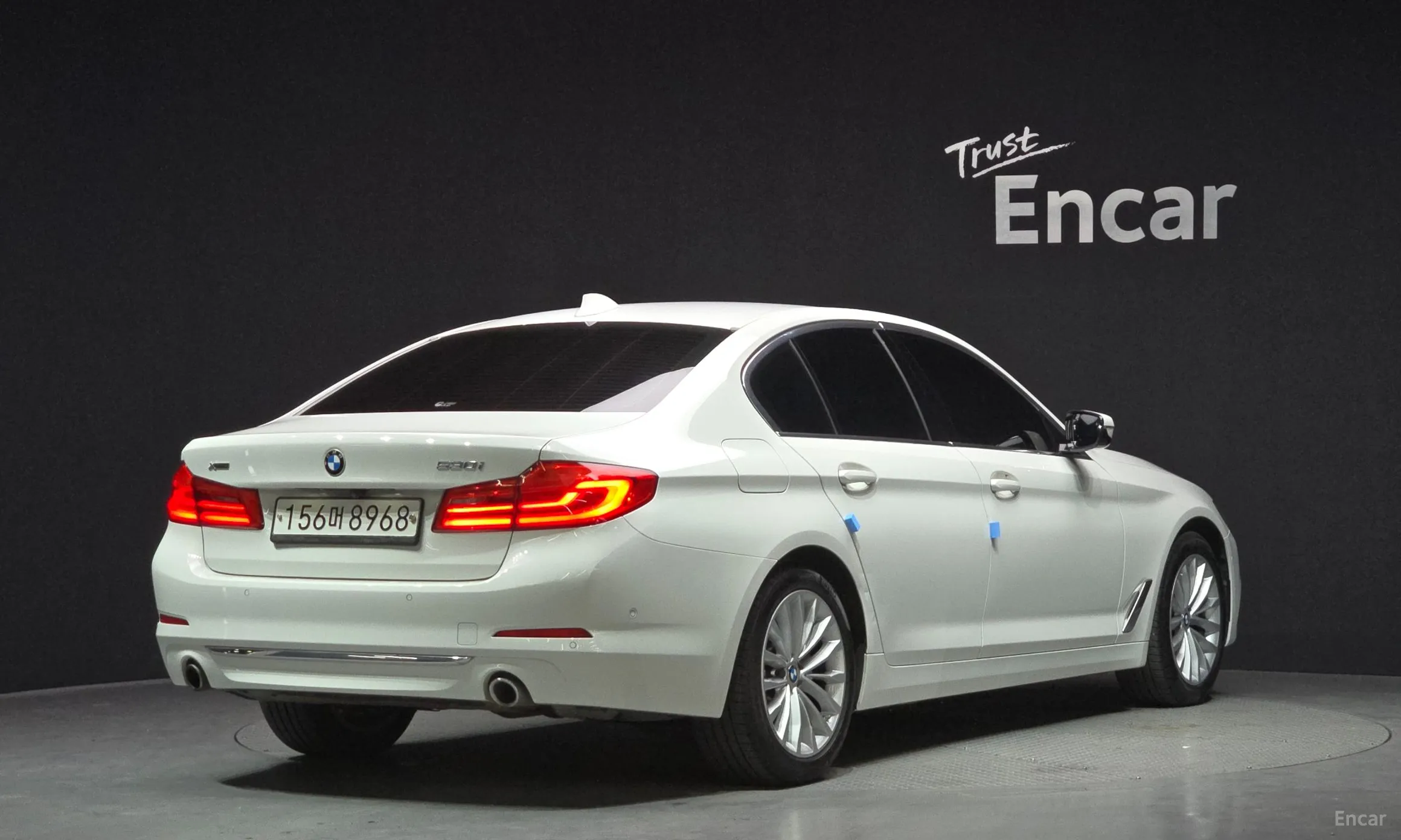 BMW 5 Series (G30) превью 2