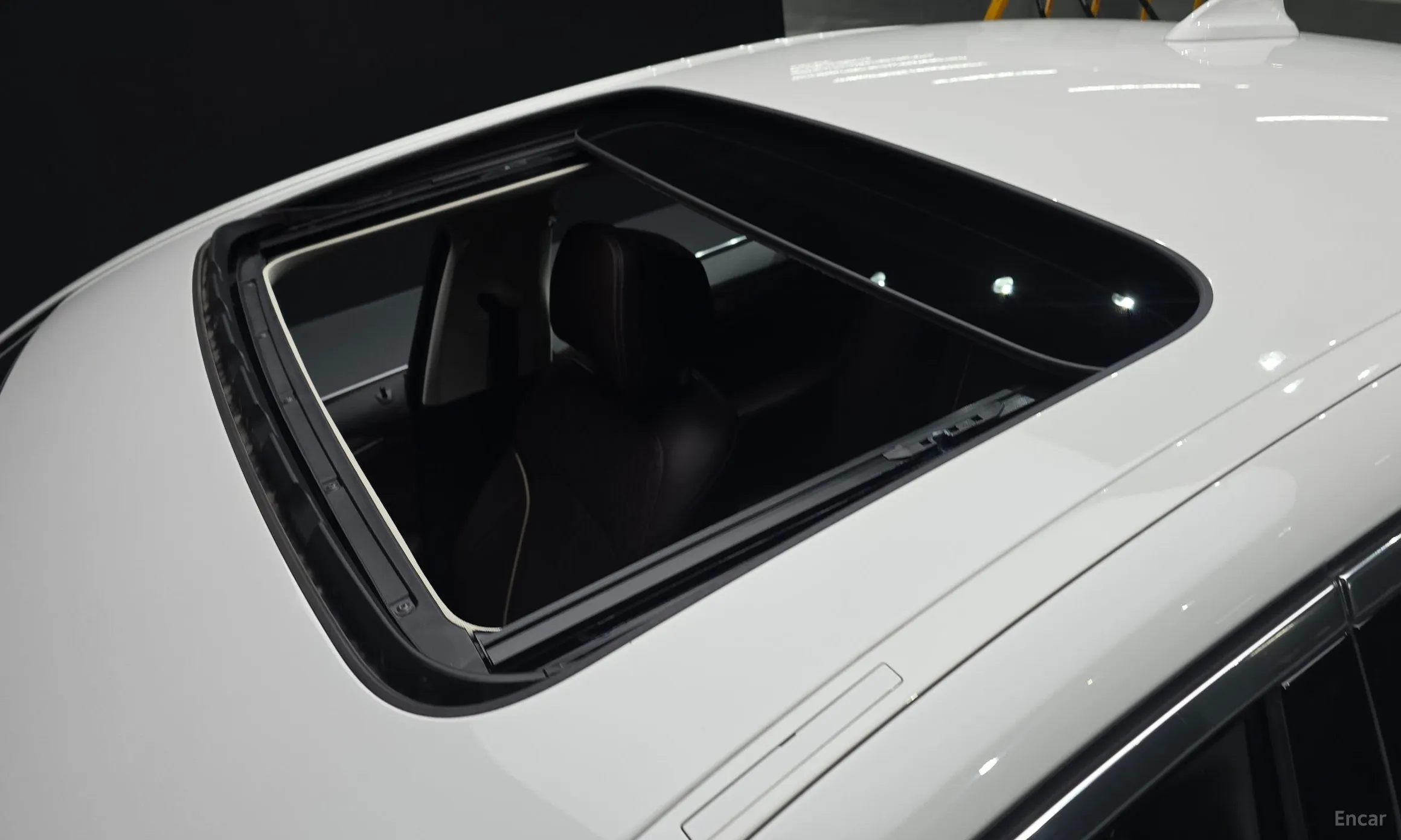 BMW 5 Series (G30) превью 18