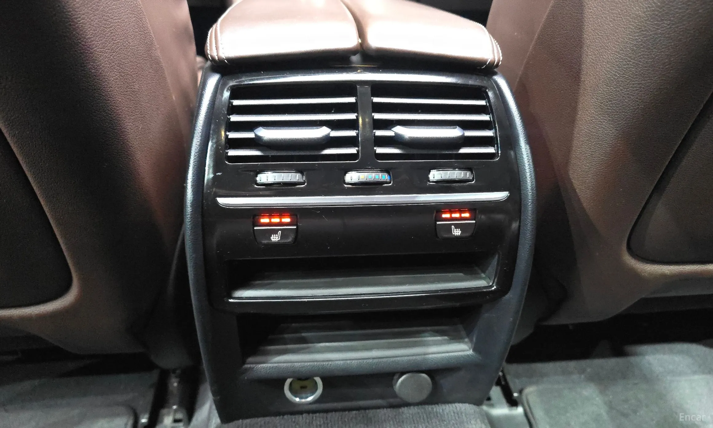 BMW 5 Series (G30) превью 19