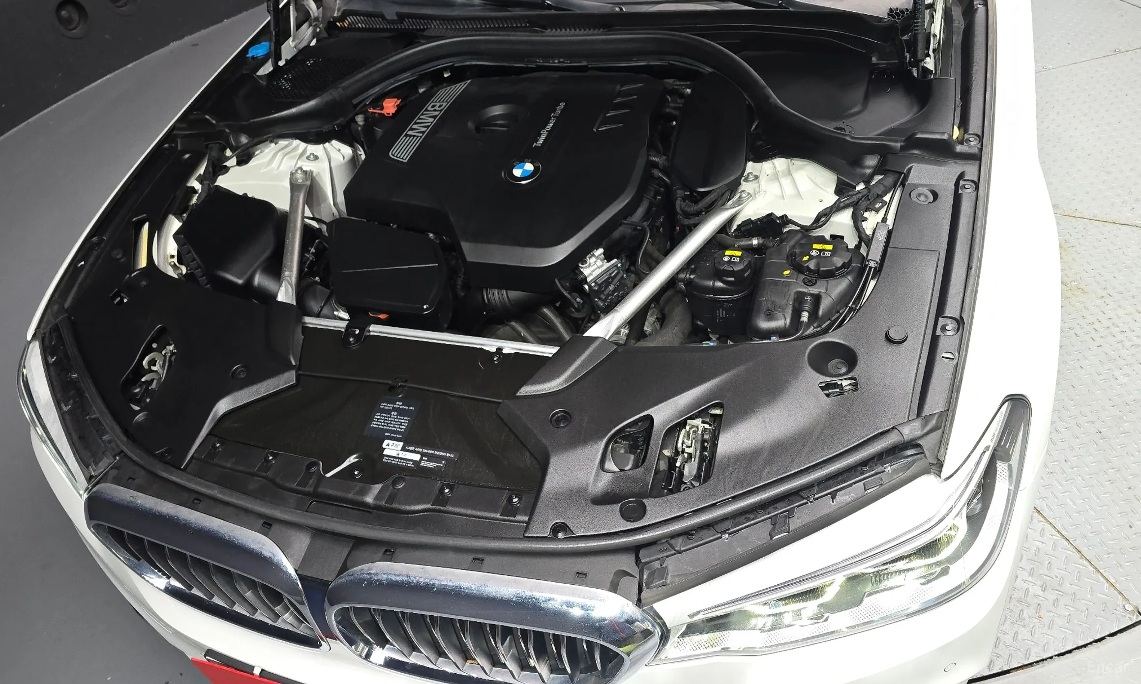 BMW 5 Series (G30) превью 6