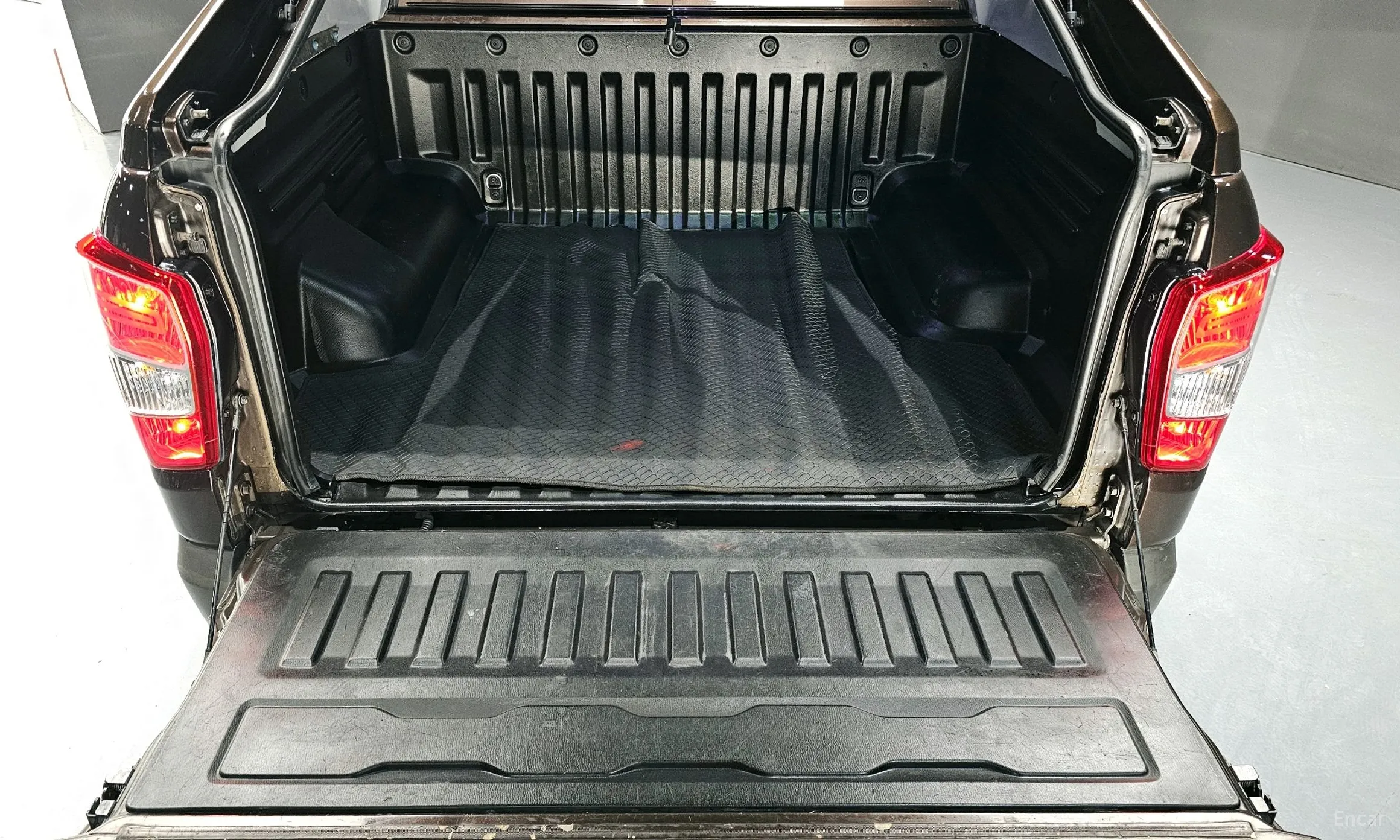 KG Mobility (SsangYong) Rexton Sports превью 20
