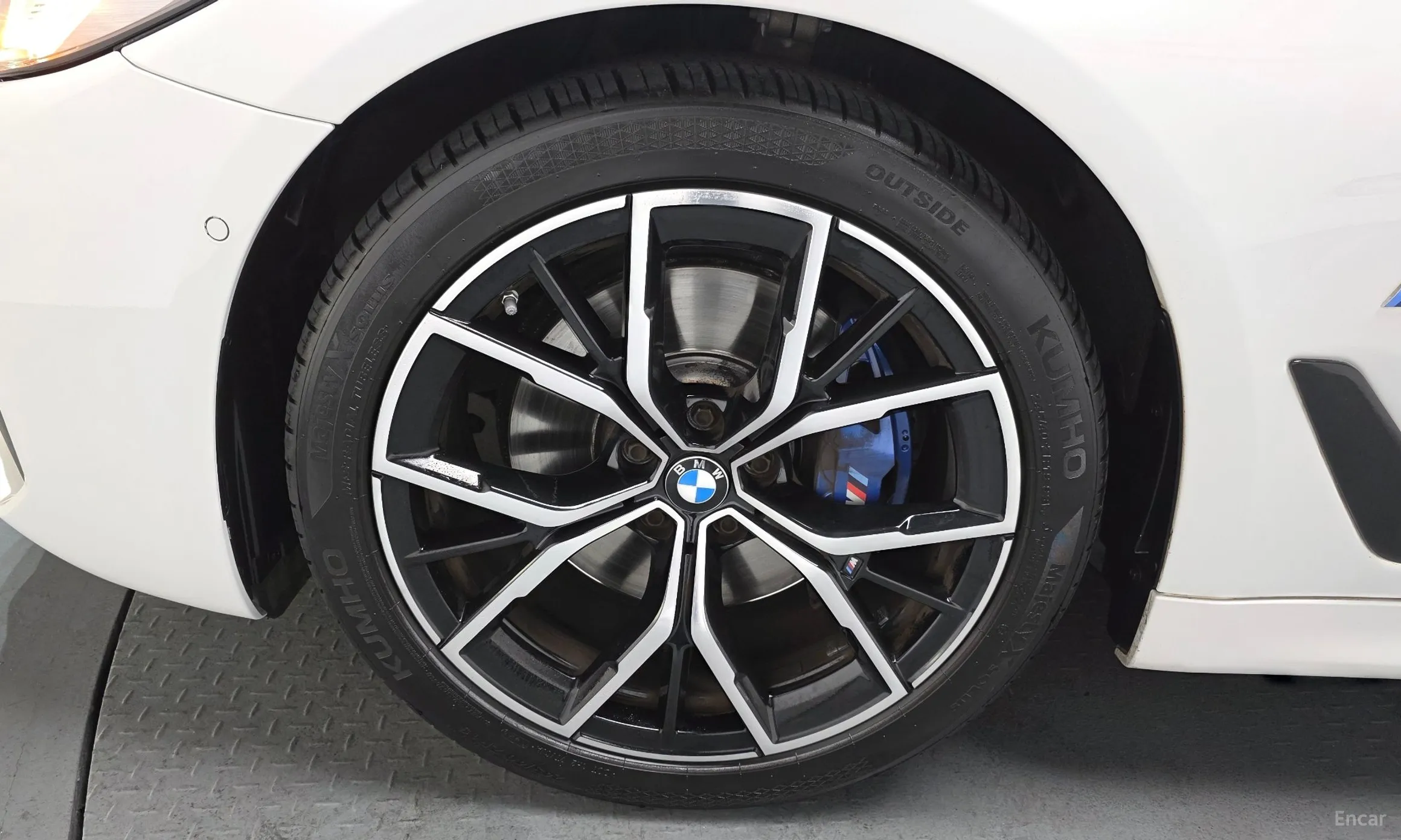 BMW 5 Series (G30) превью 5