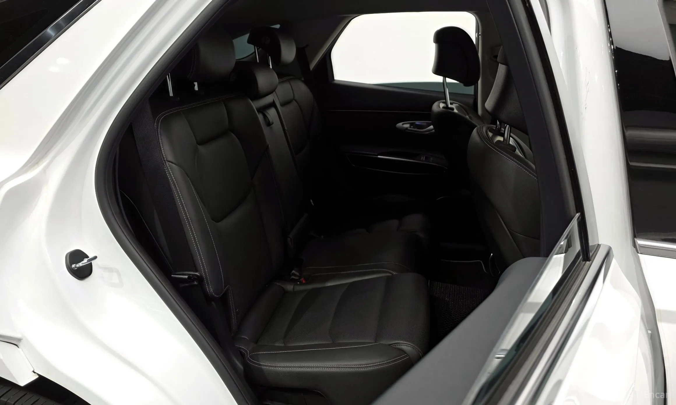Genesis GV70 превью 12