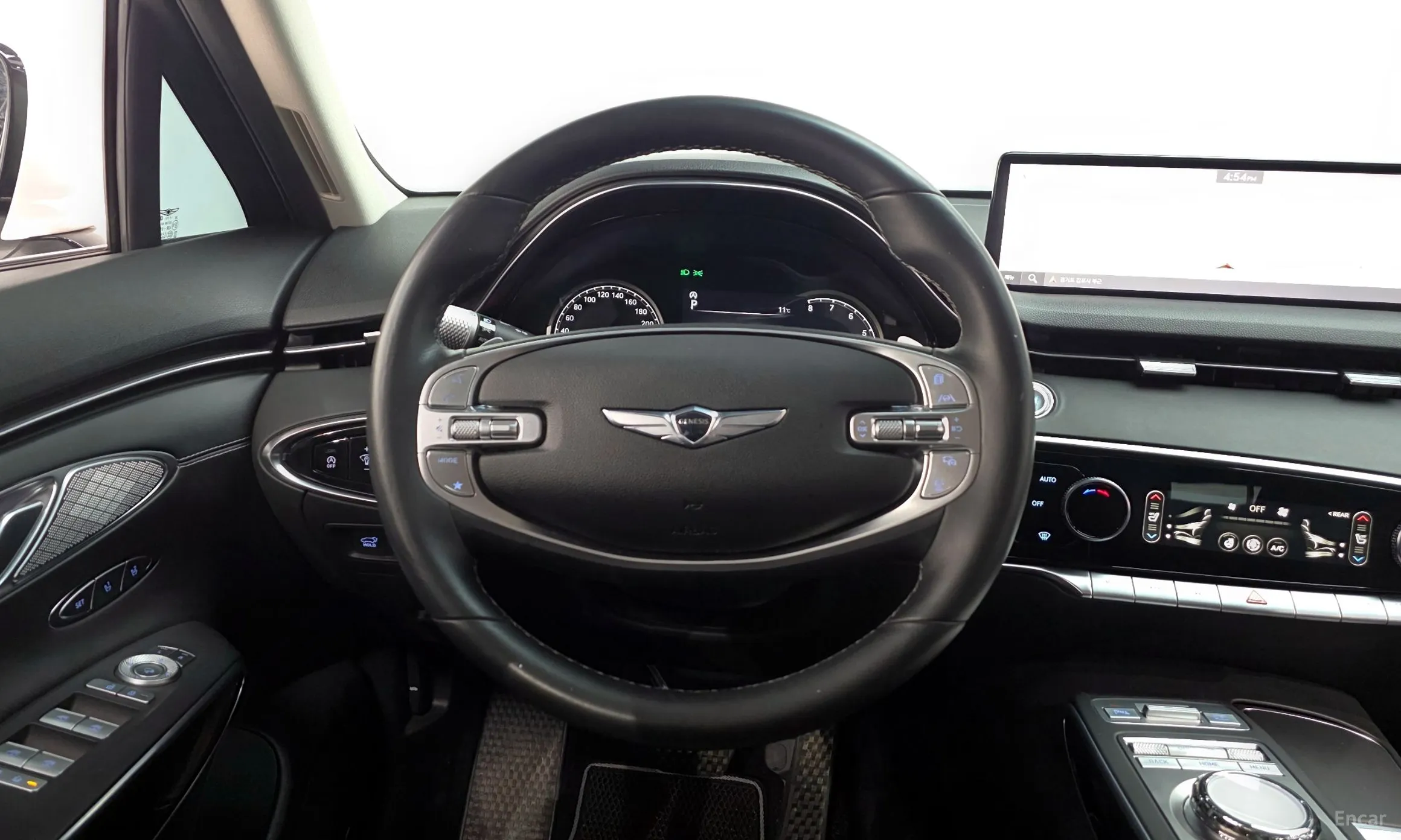 Genesis GV70 превью 13