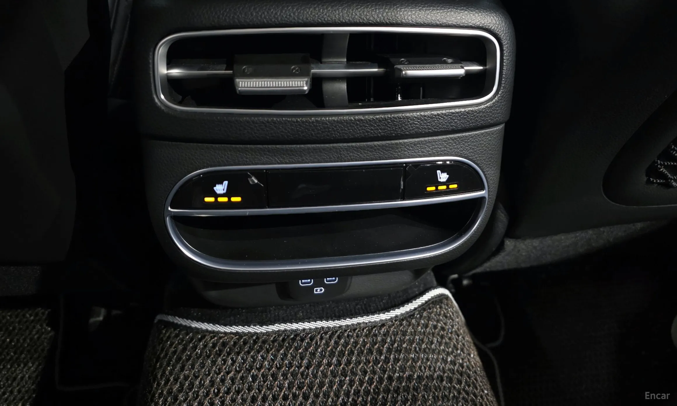 Genesis GV70 превью 19
