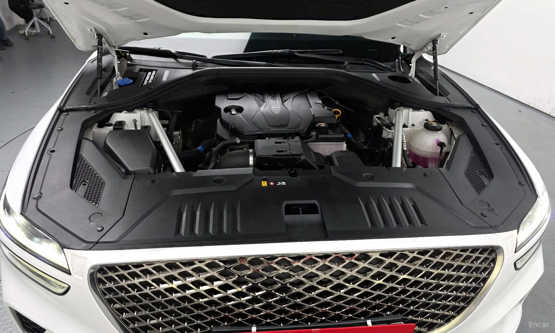 Genesis GV70 превью 6