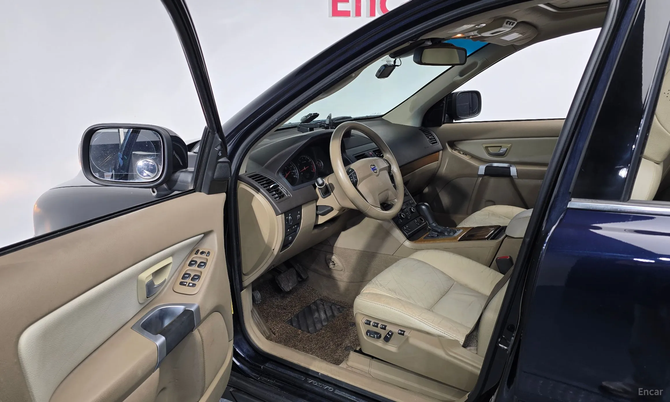 Volvo XC90 превью 10