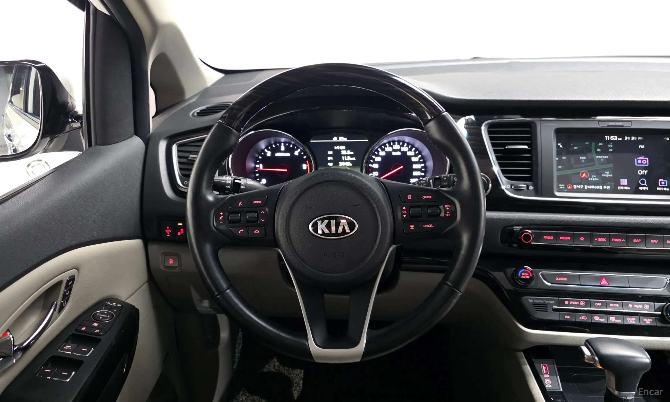 Kia Carnival превью 13