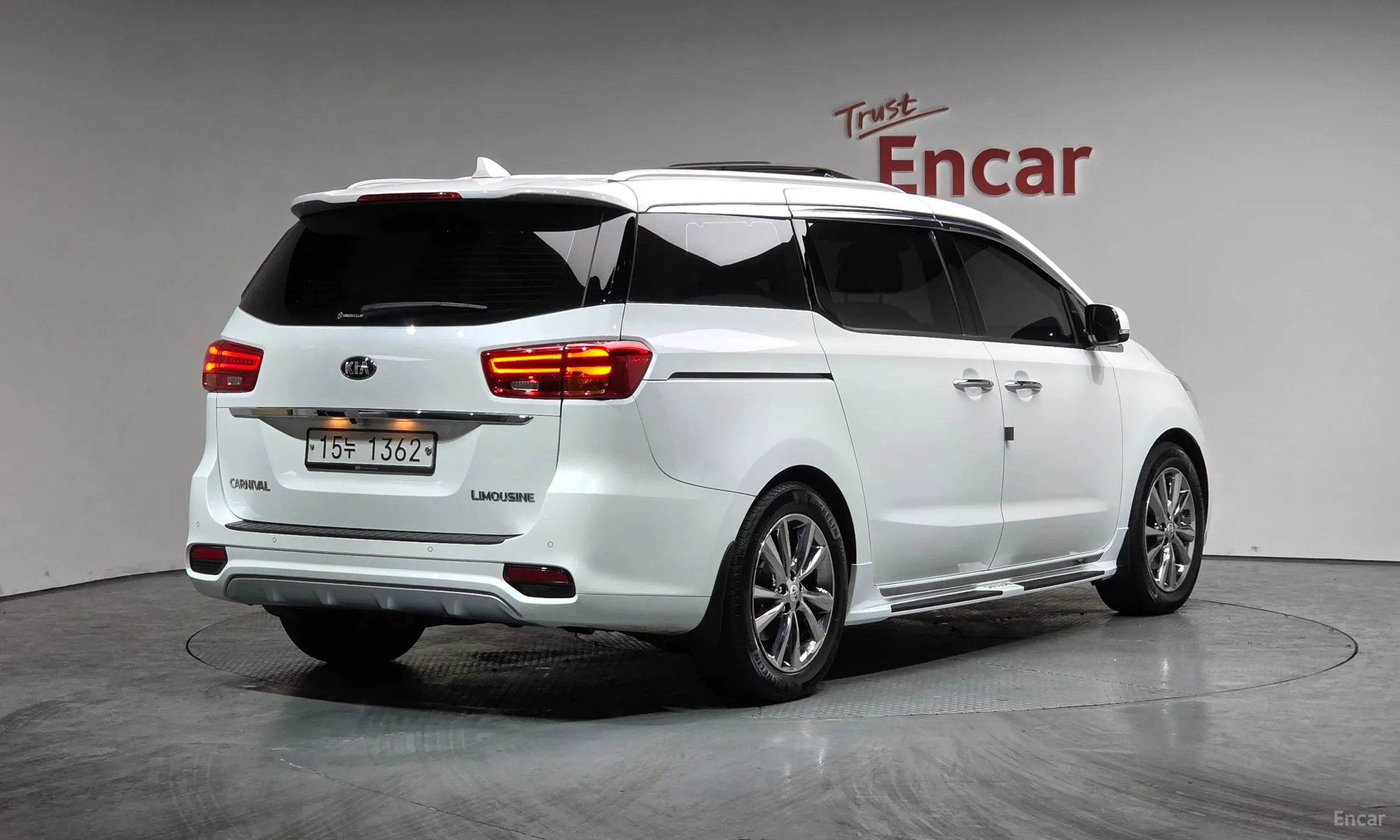 Kia Carnival превью 2