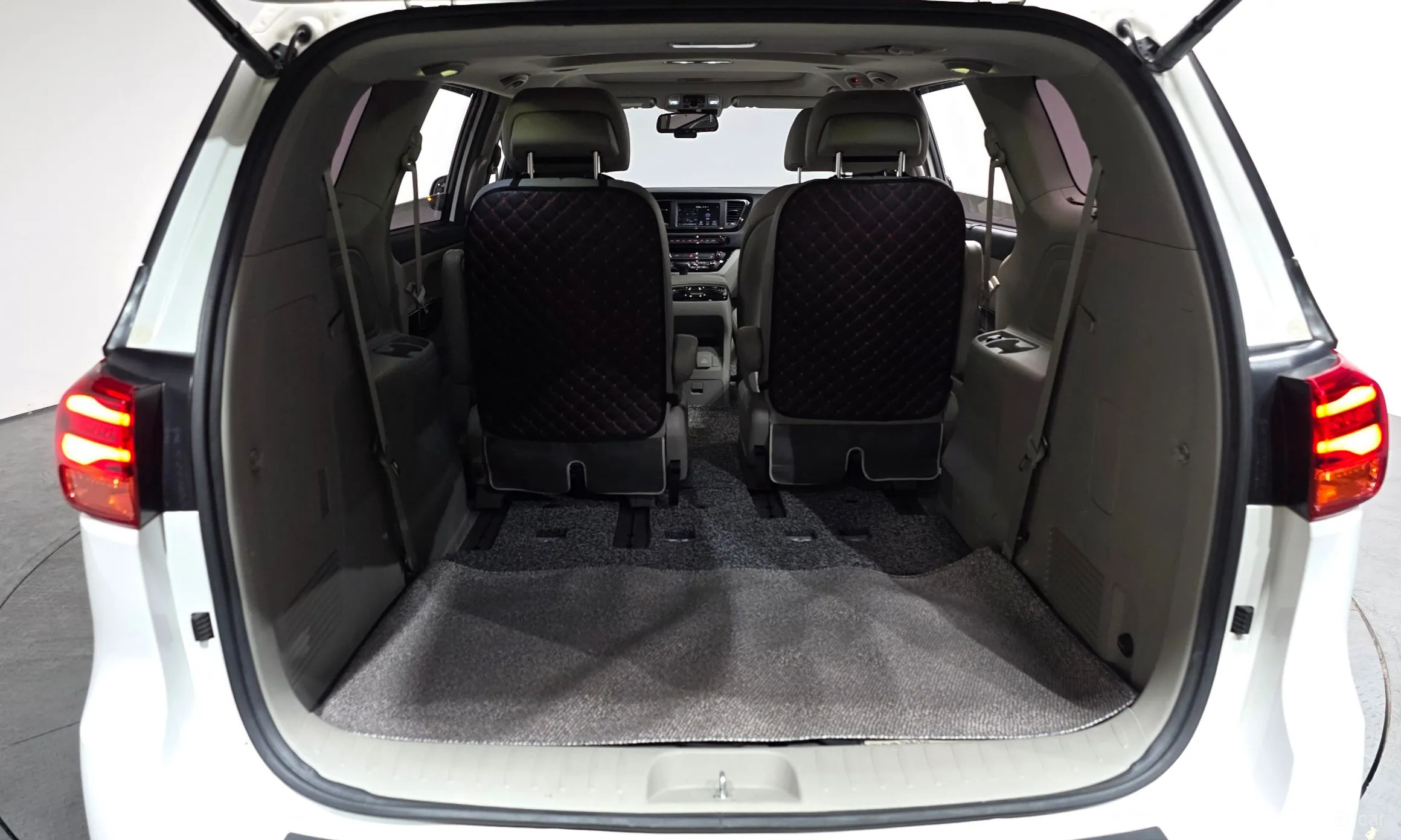 Kia Carnival превью 20