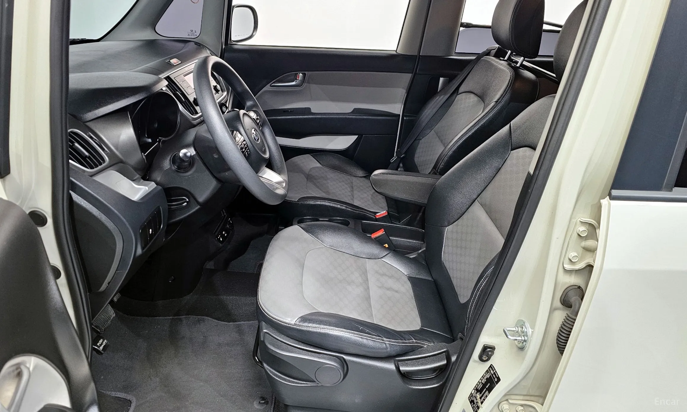 Kia Ray превью 11