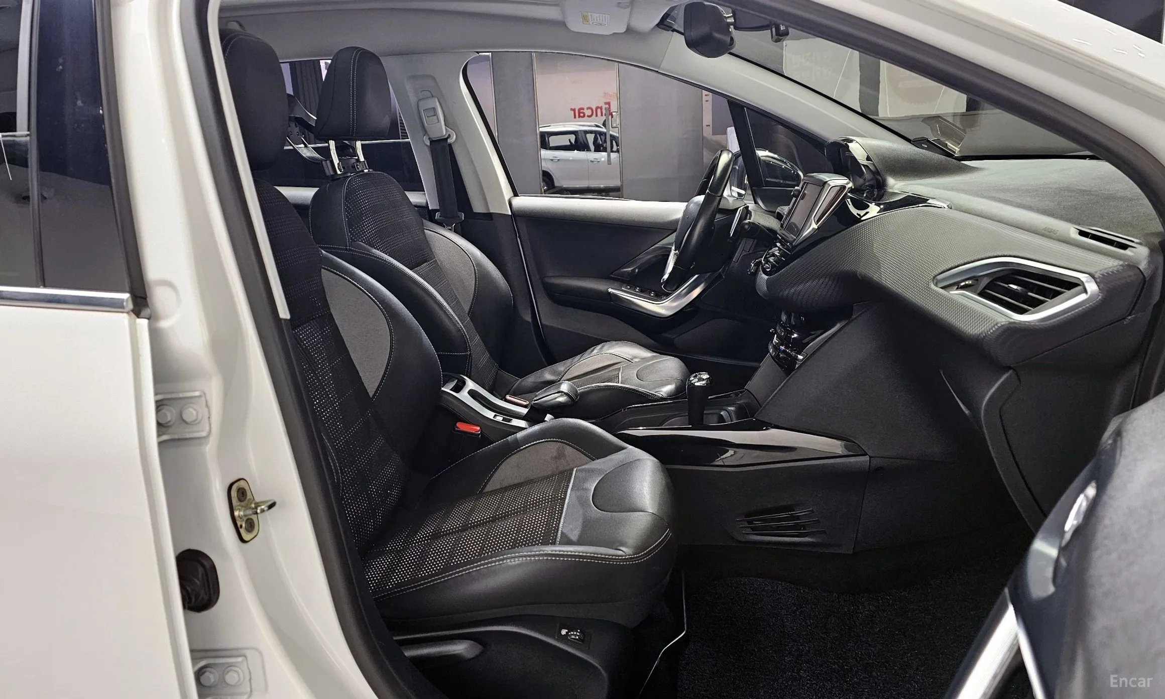 Peugeot 2008. превью 10
