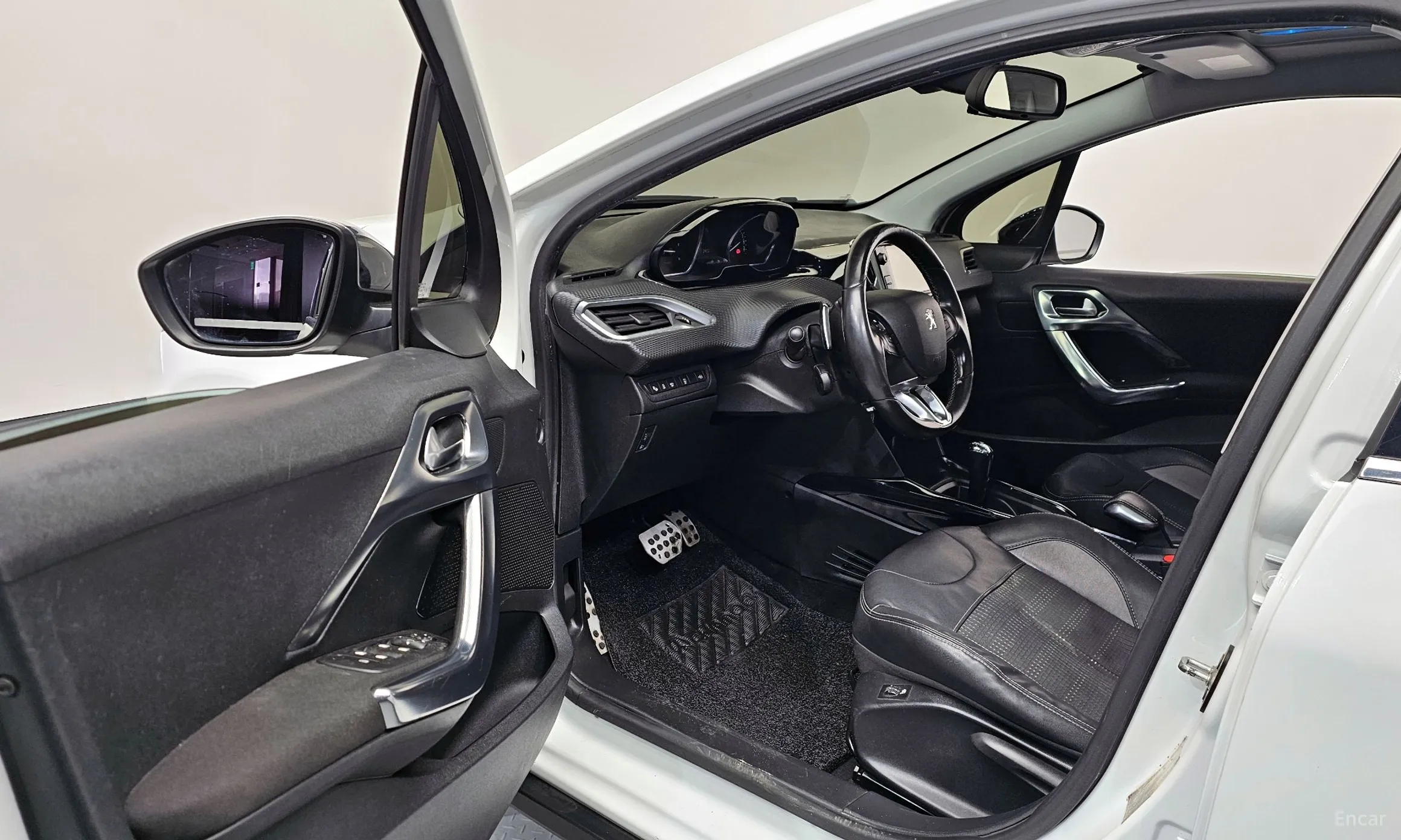 Peugeot 2008. превью 11