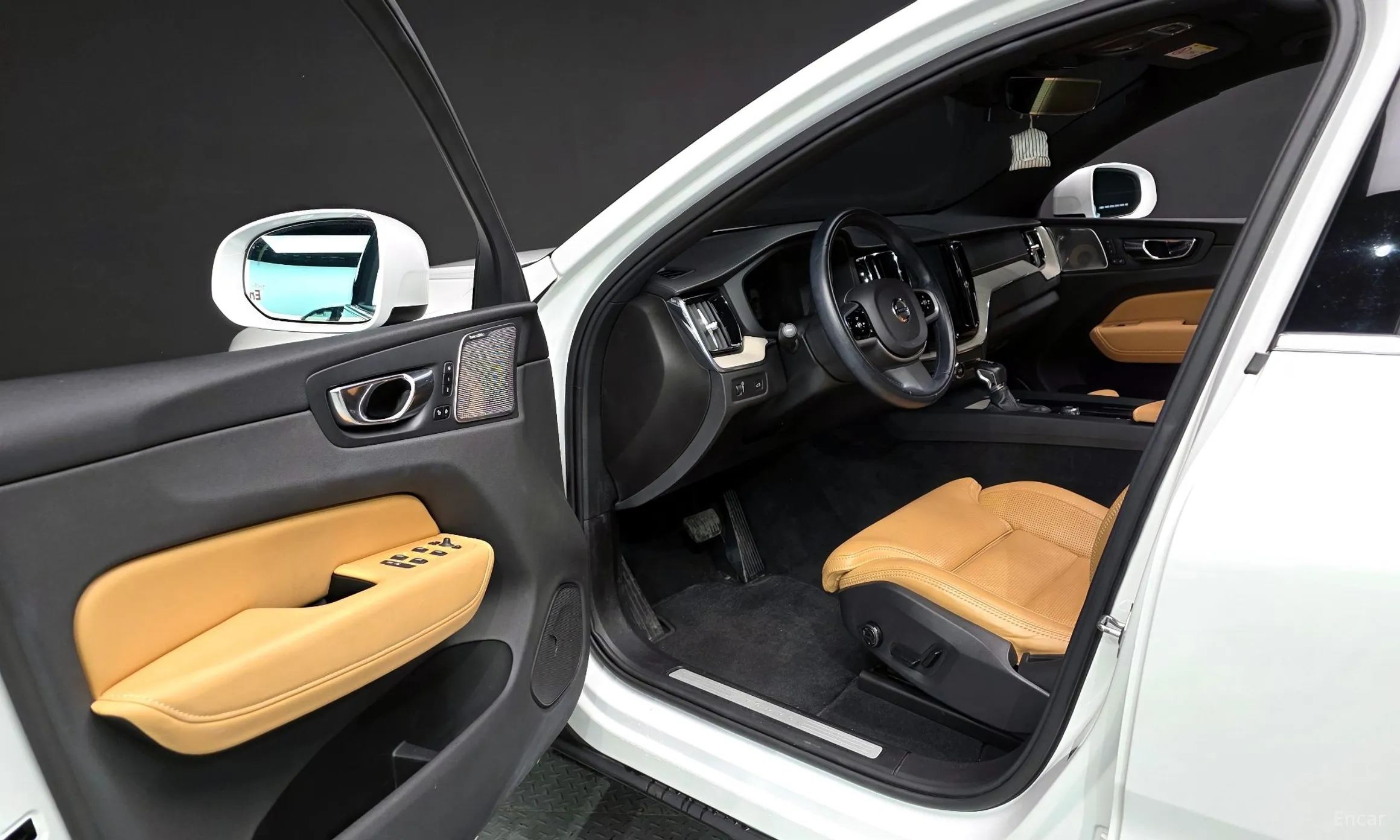 Volvo XC60 Gen 2 превью 10