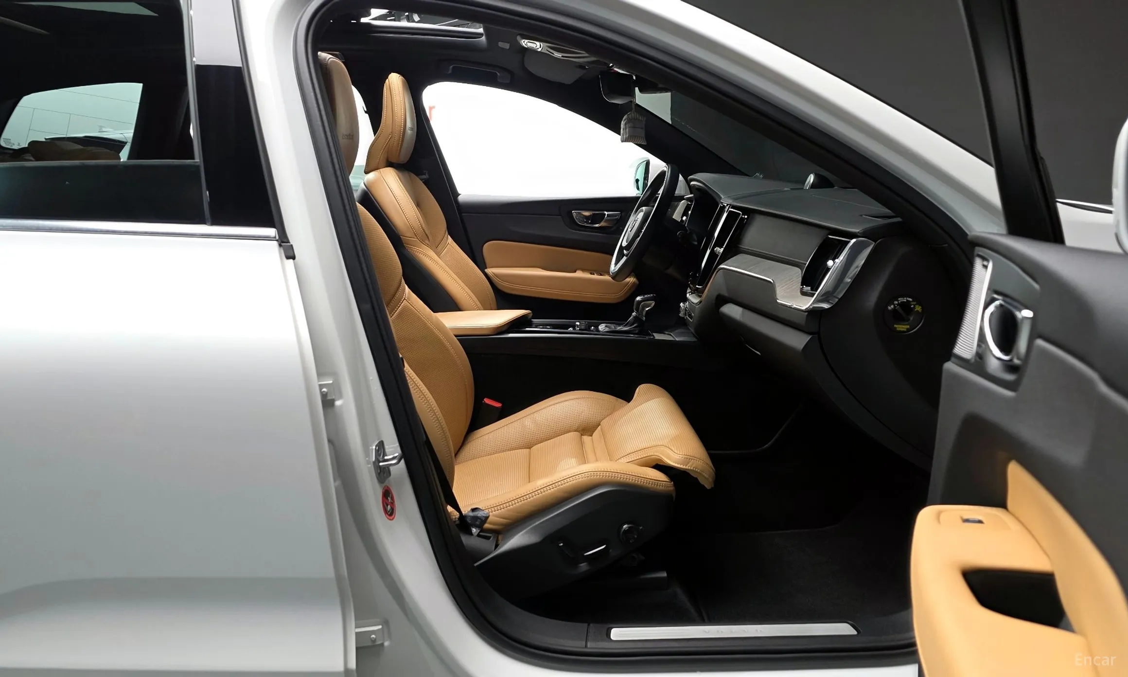 Volvo XC60 Gen 2 превью 11