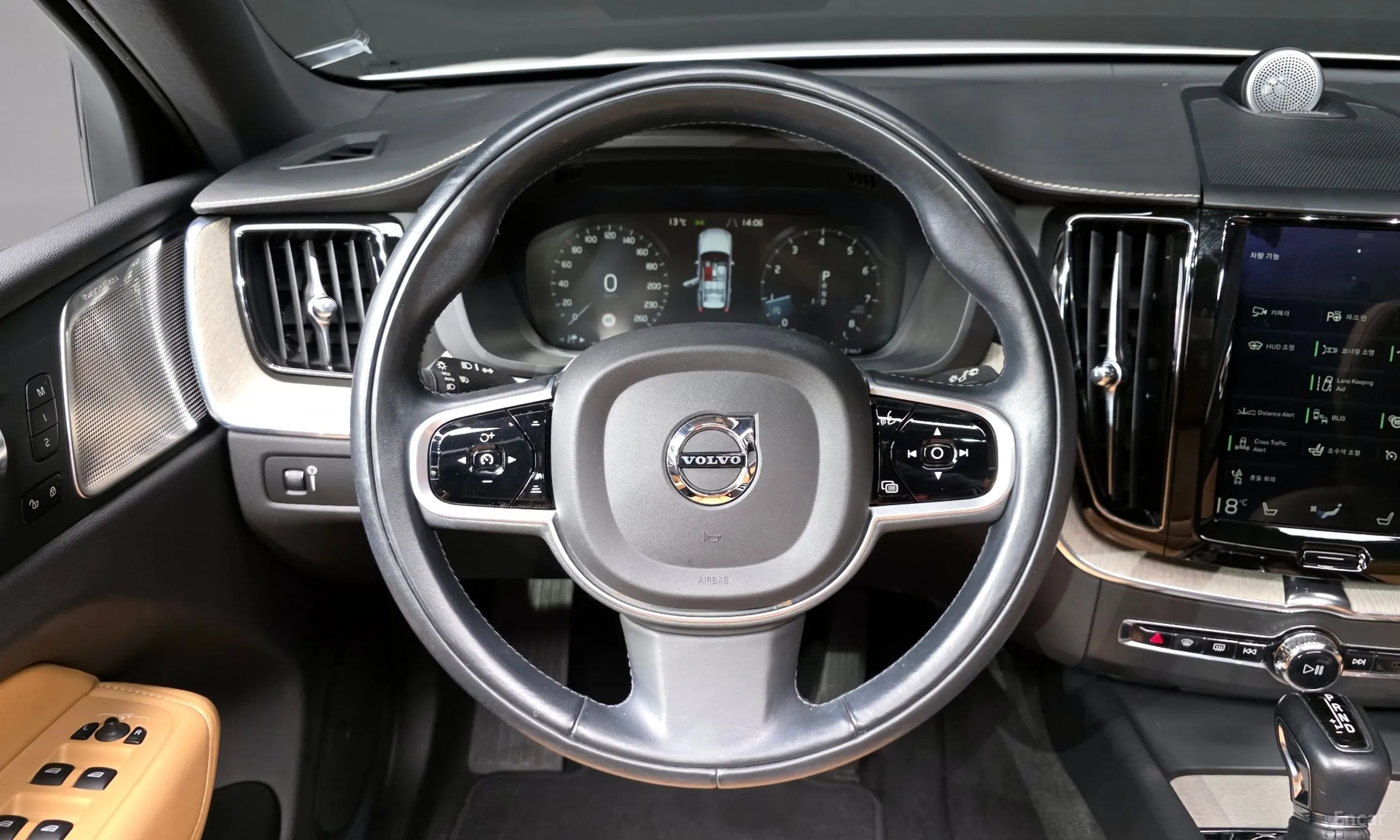 Volvo XC60 Gen 2 превью 13