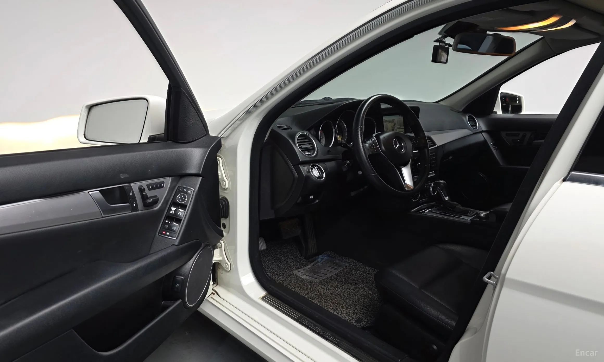 Mercedes Benz C-Class W204 превью 11