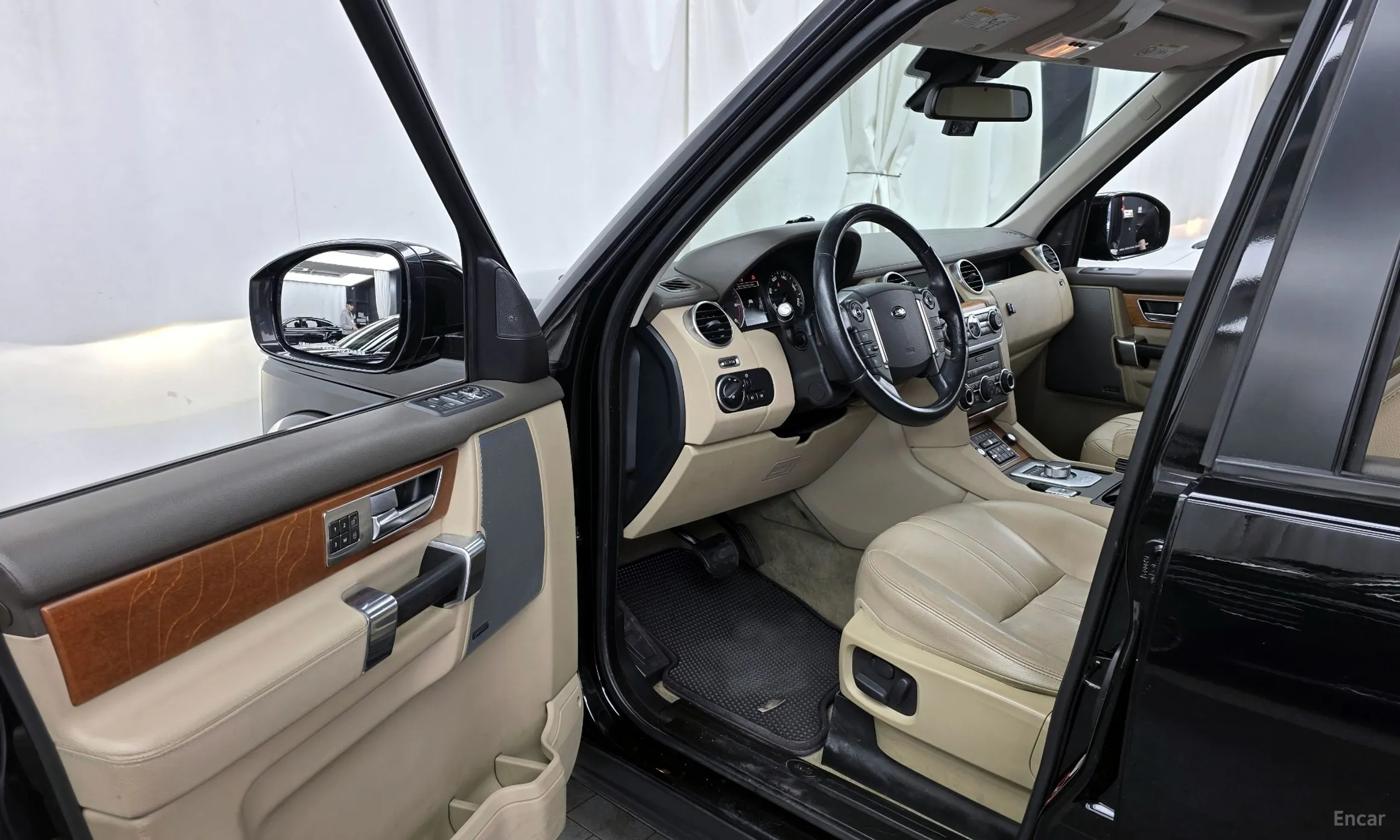 Land Rover Discovery 4 превью 10