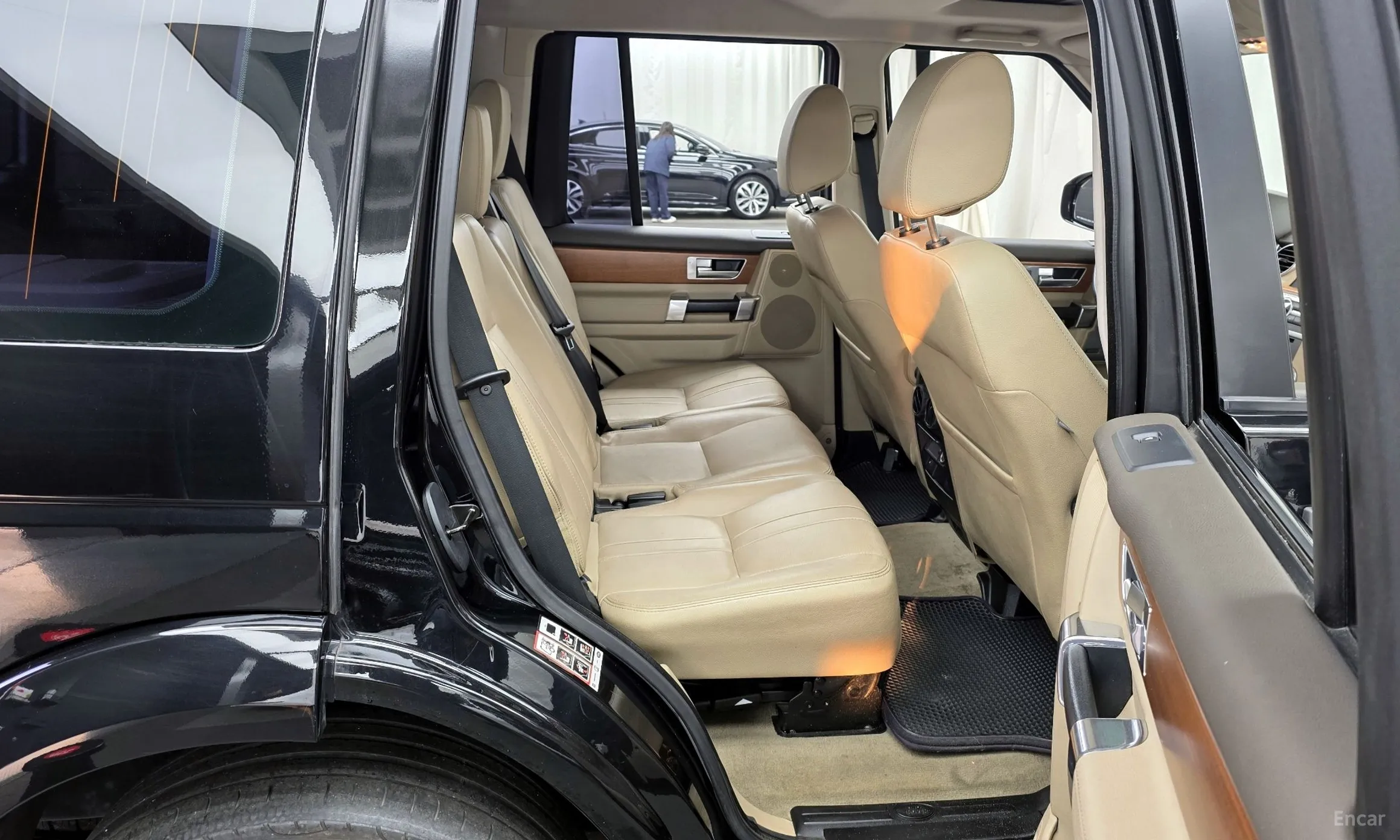 Land Rover Discovery 4 превью 12