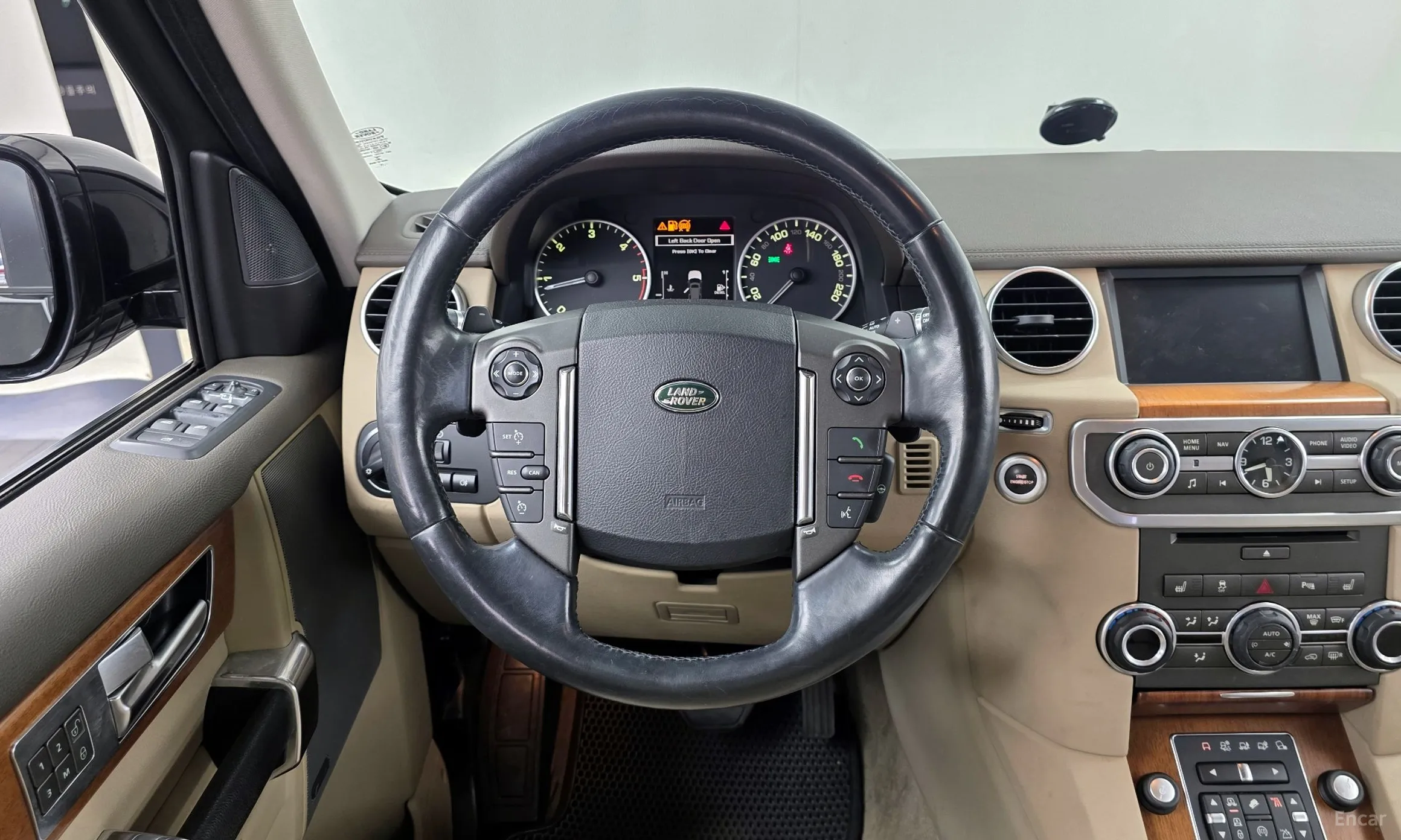 Land Rover Discovery 4 превью 13